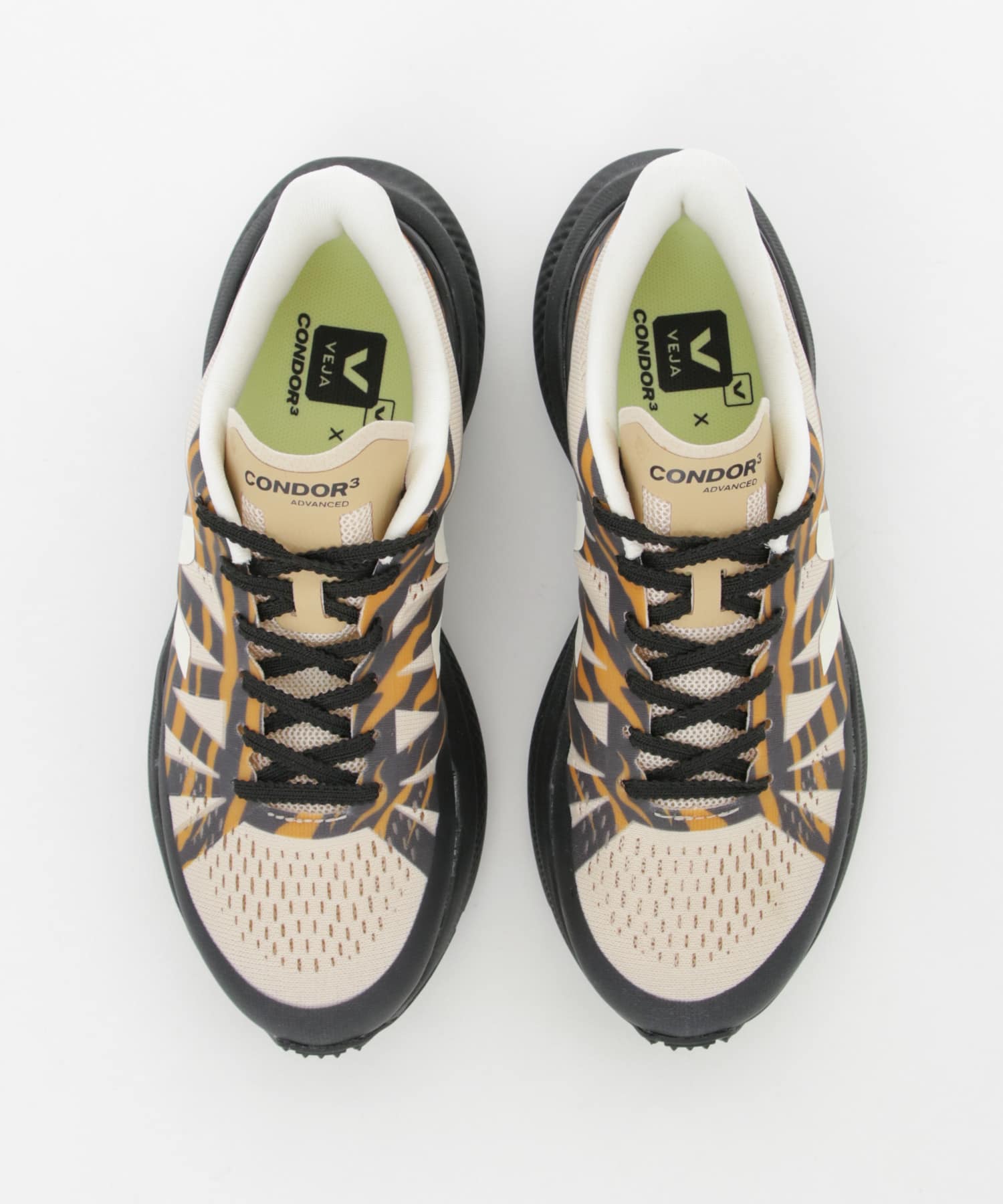 veja　CESAR VILLALBA CONDOR3ADV(Men) AREIA 41