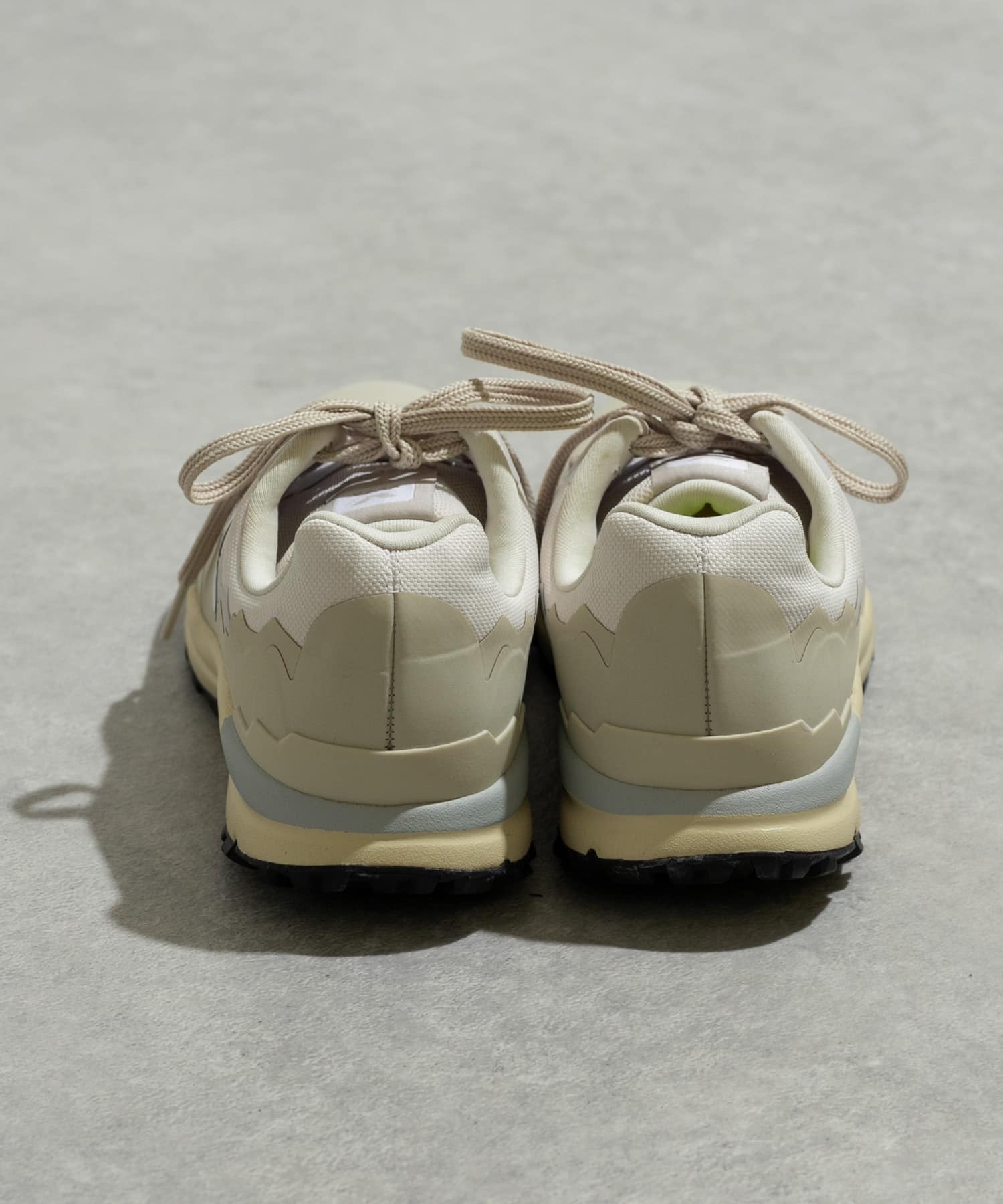 veja　FITZ ROY GRAVEL WHITE WHITE 37