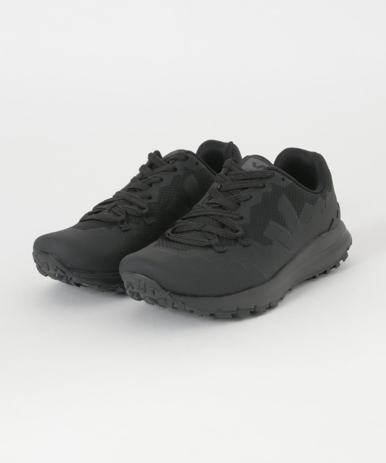 veja　FITZ ROY BLACK BLACK(Men)