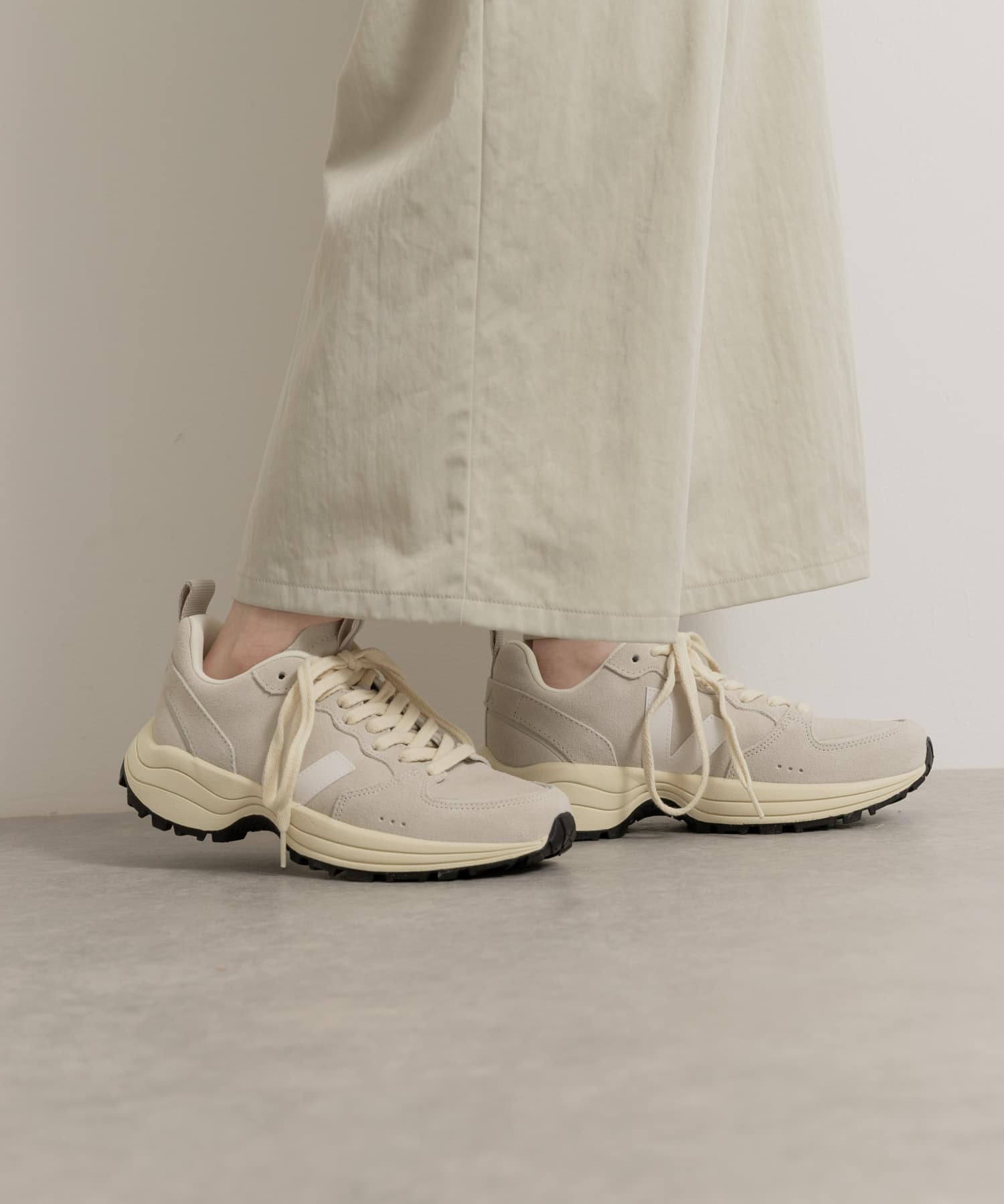 veja　VENTURI NATURAL WHITE NATURAL 37