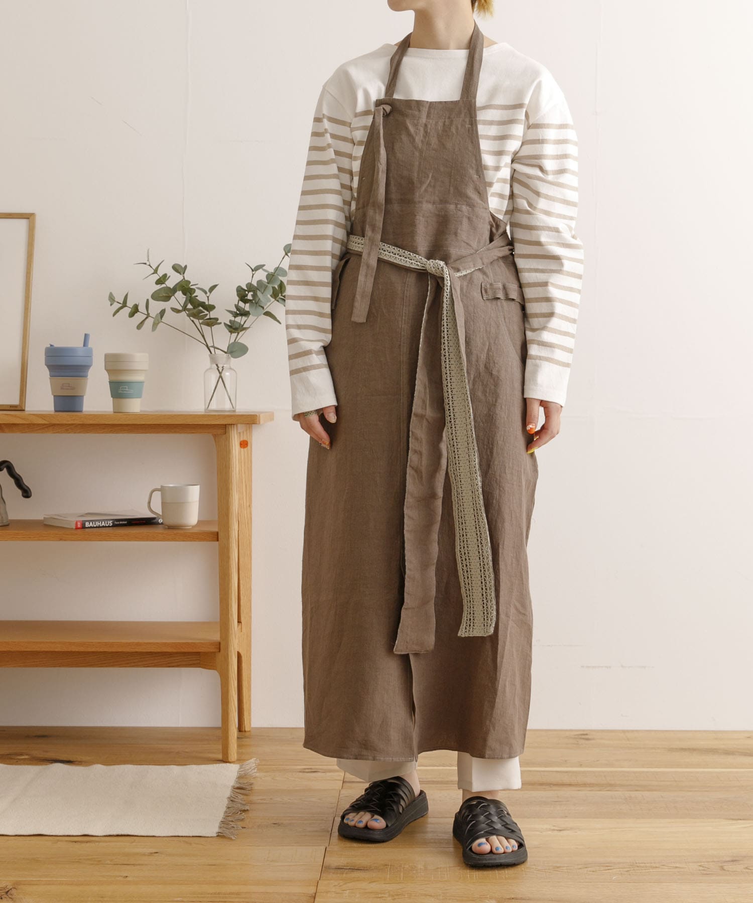 ザ グッドランド マーケット　エプロン型ワンピース Khaki one