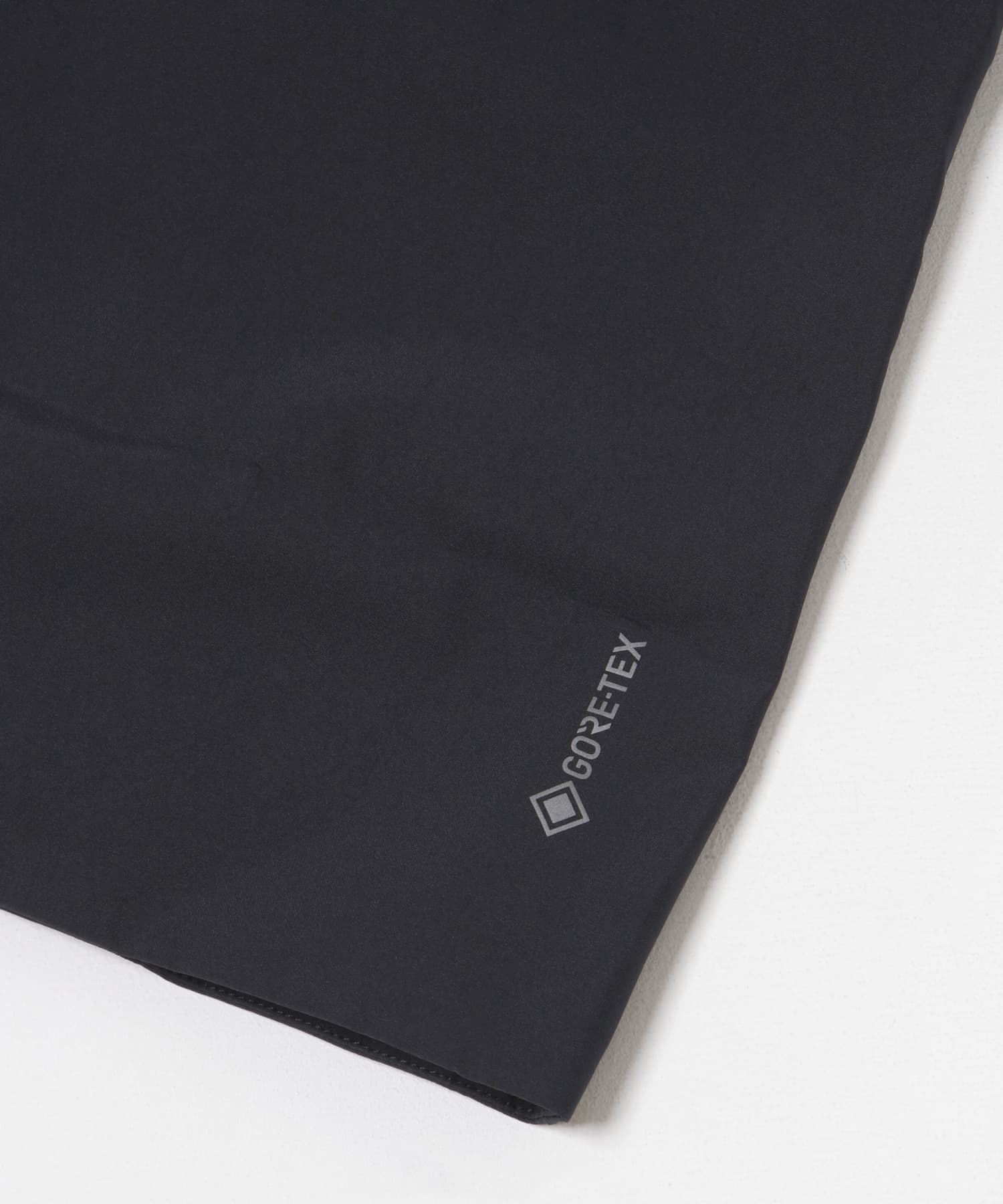 AIGLE　ゴアテックス フーデッドジャケット NOIR L