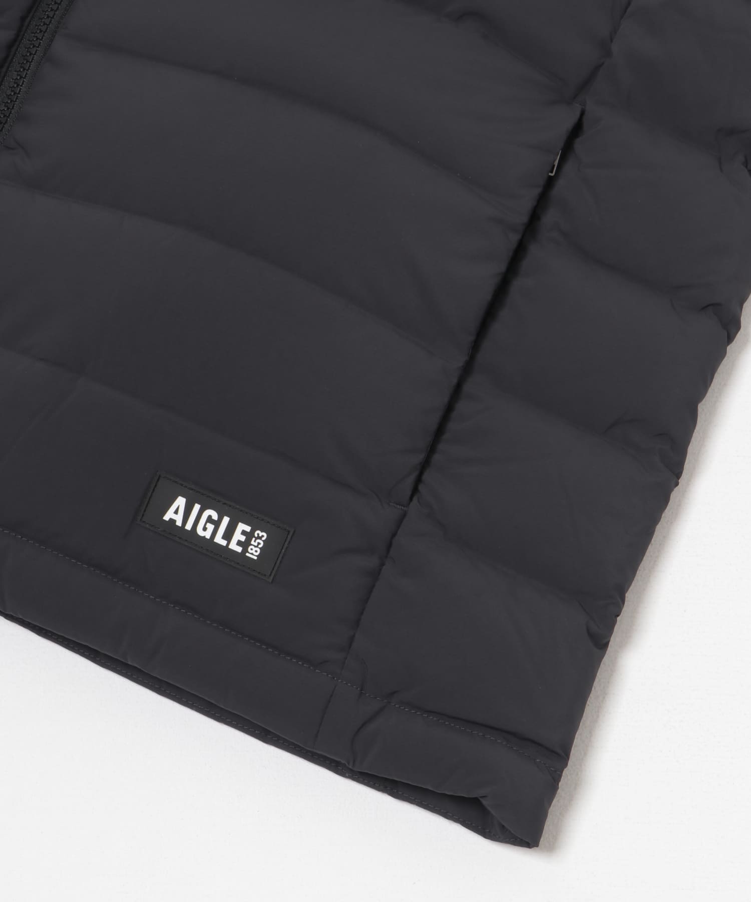 AIGLE　ダウンベスト NOIR M