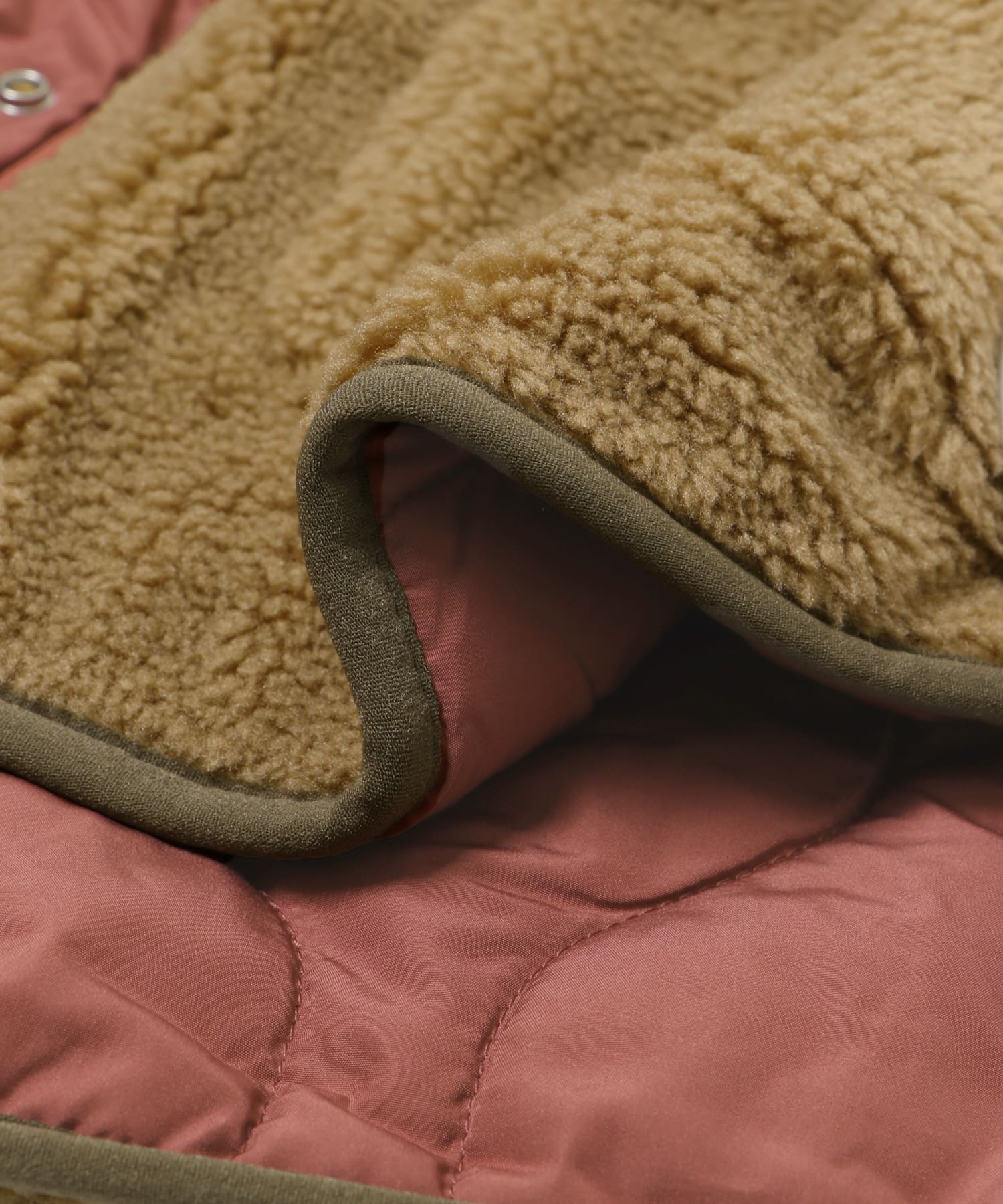 AIGLE　リバーシブル シェルパフリース TAUPE M