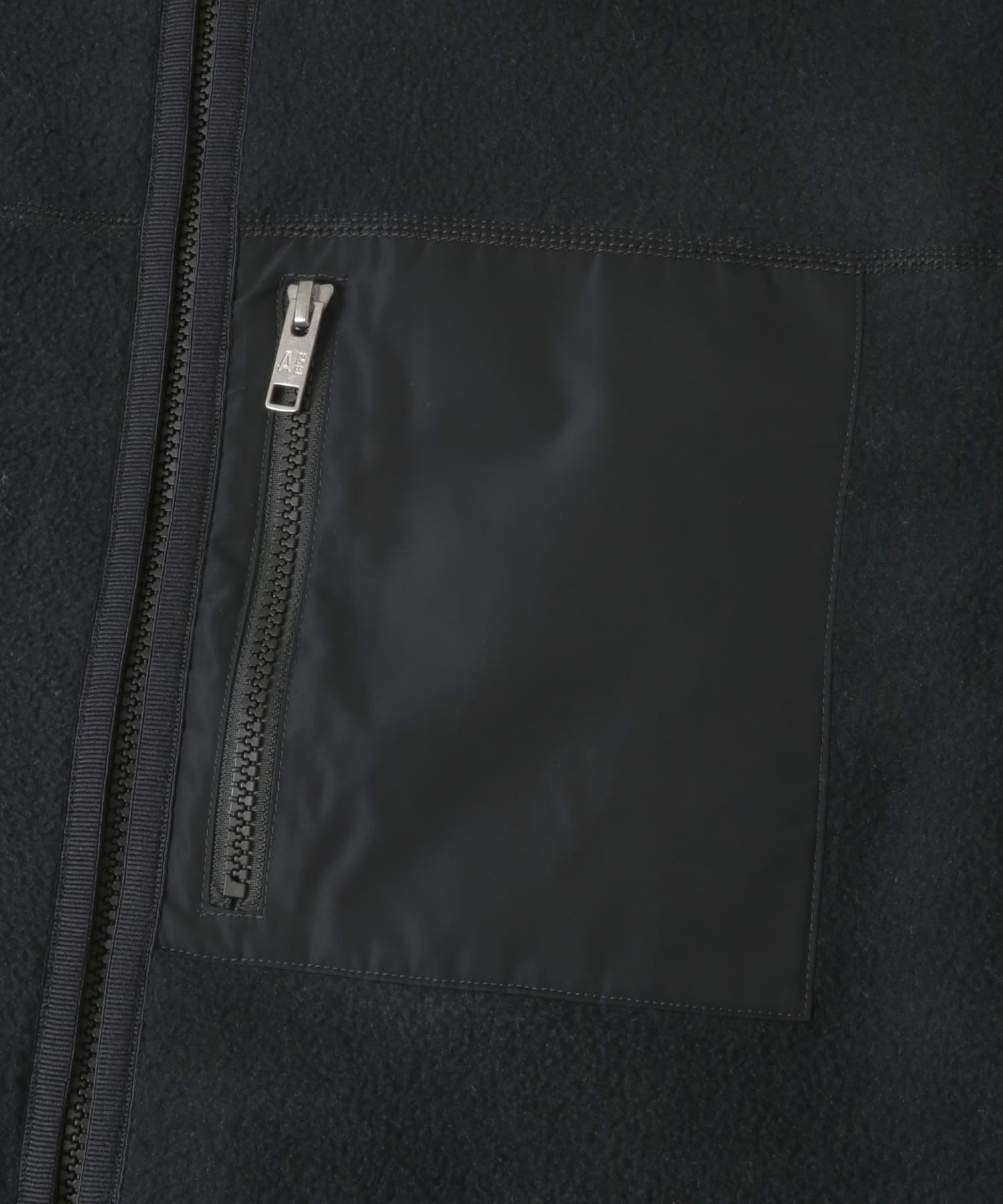 AIGLE　ジップアップ シェルパフリース T-KIT NOIR M