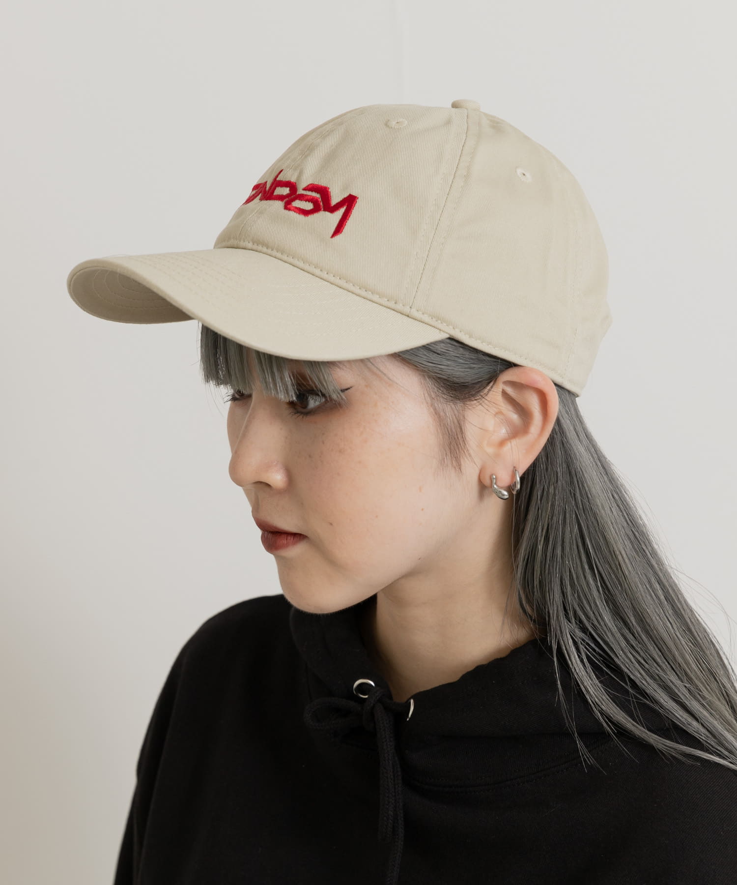 77circa　fandom embroidery cap beige one