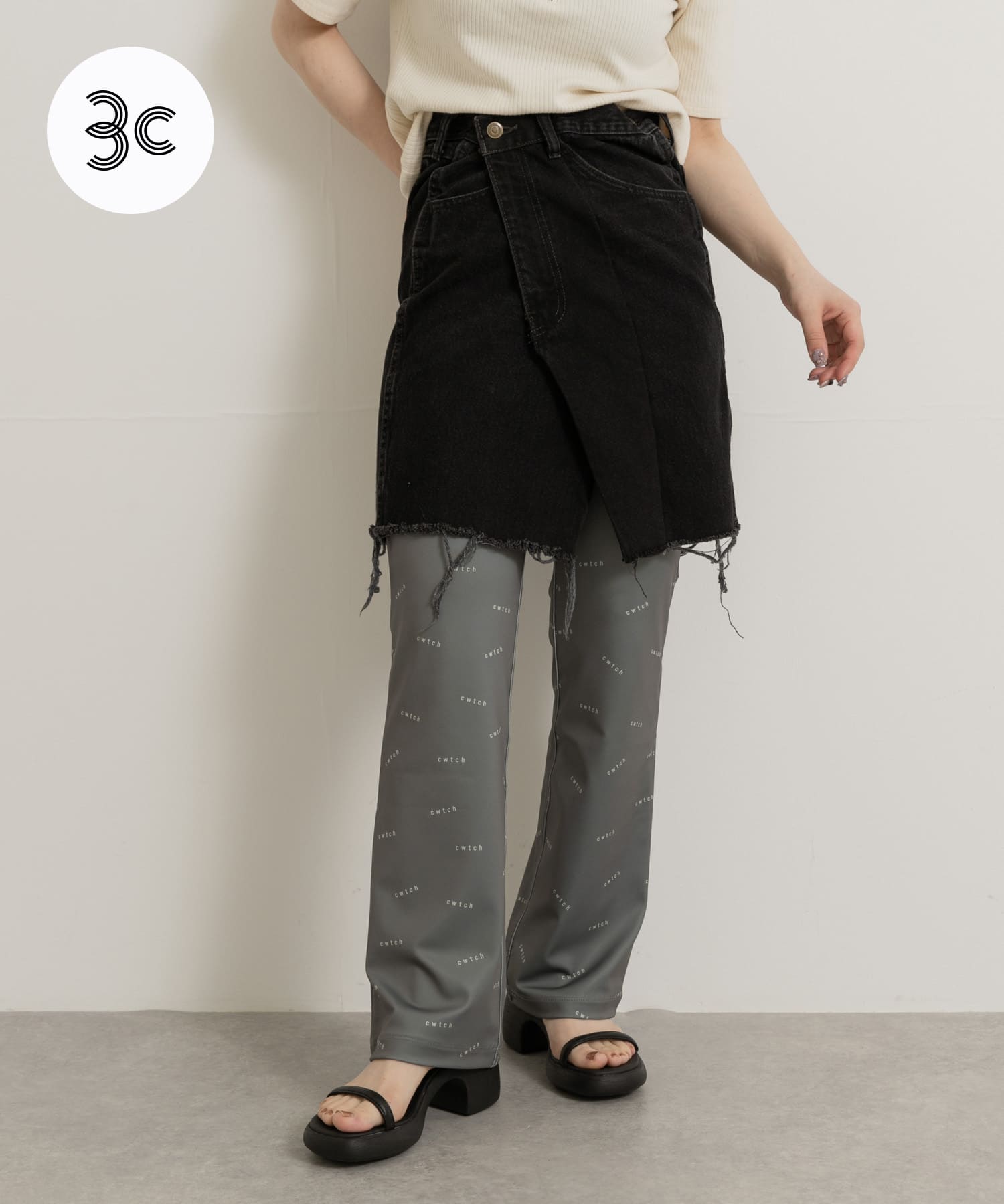 身長：156cm サイズ：26