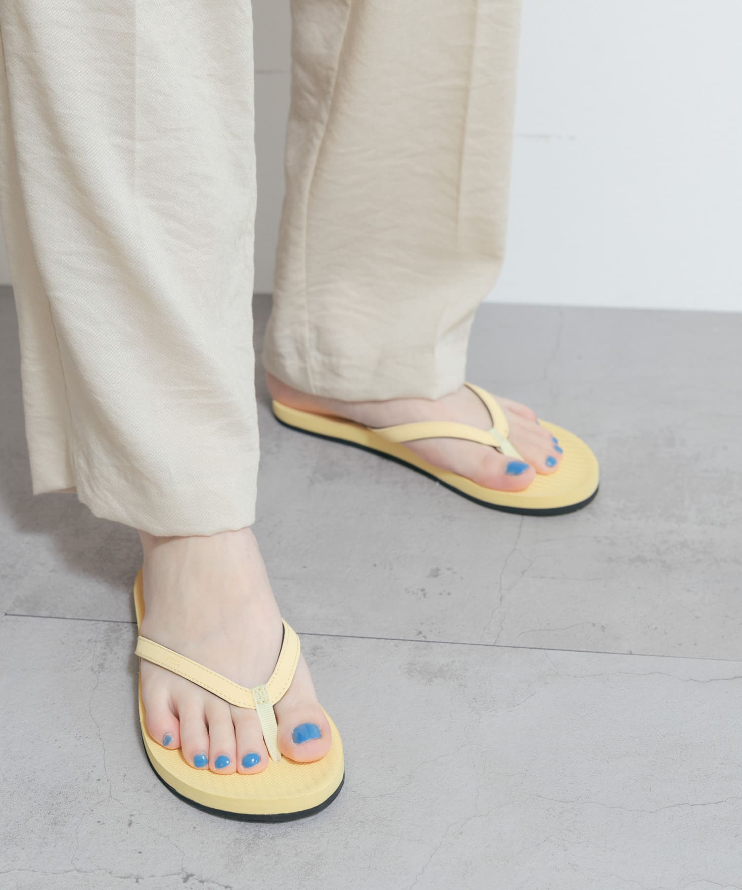 indosole　ESSNTLS FLIP FLOPS Women pollen S
