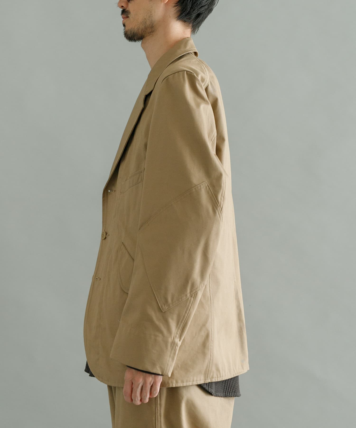 身長：184cm サイズ：48