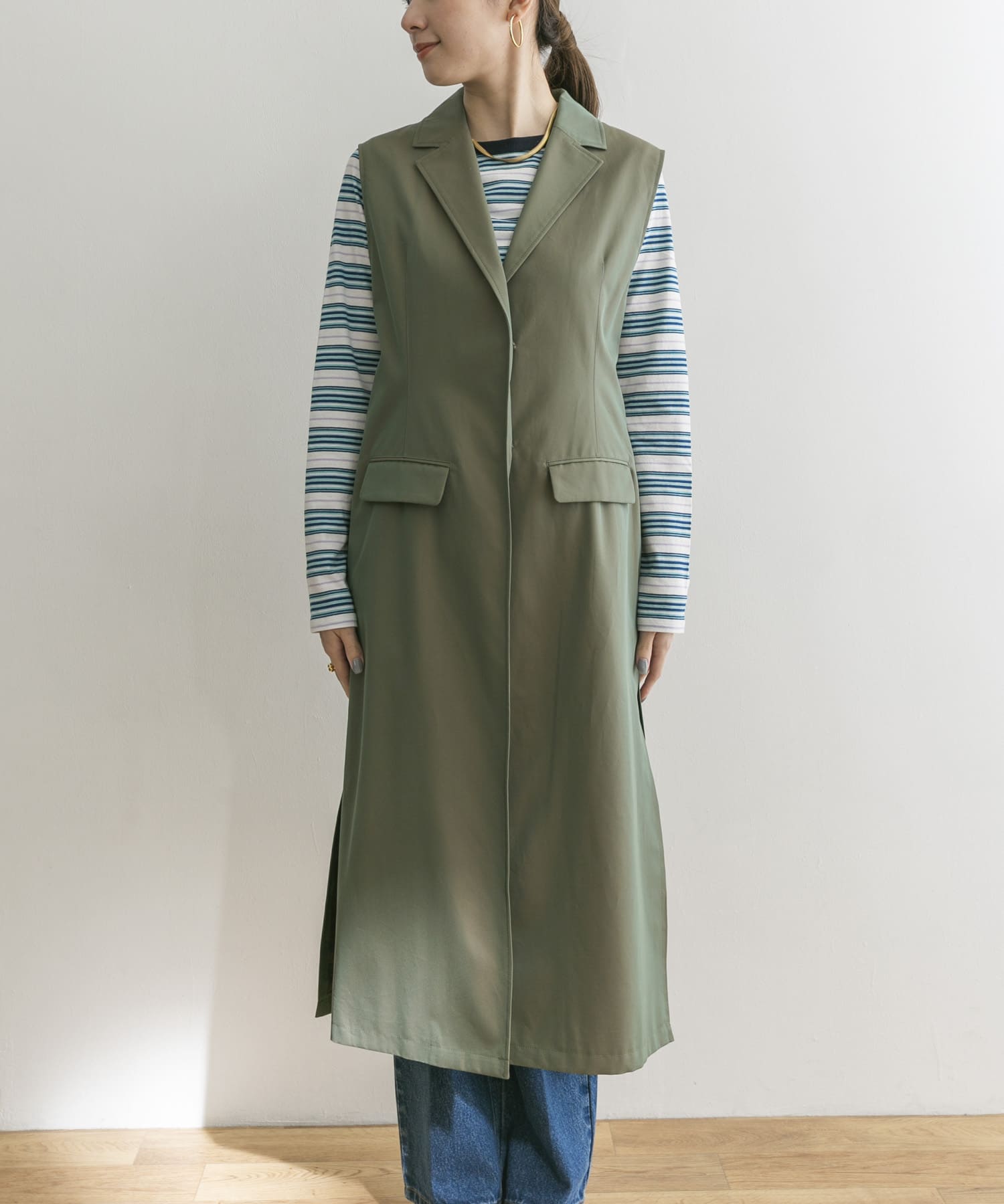 KHAKI