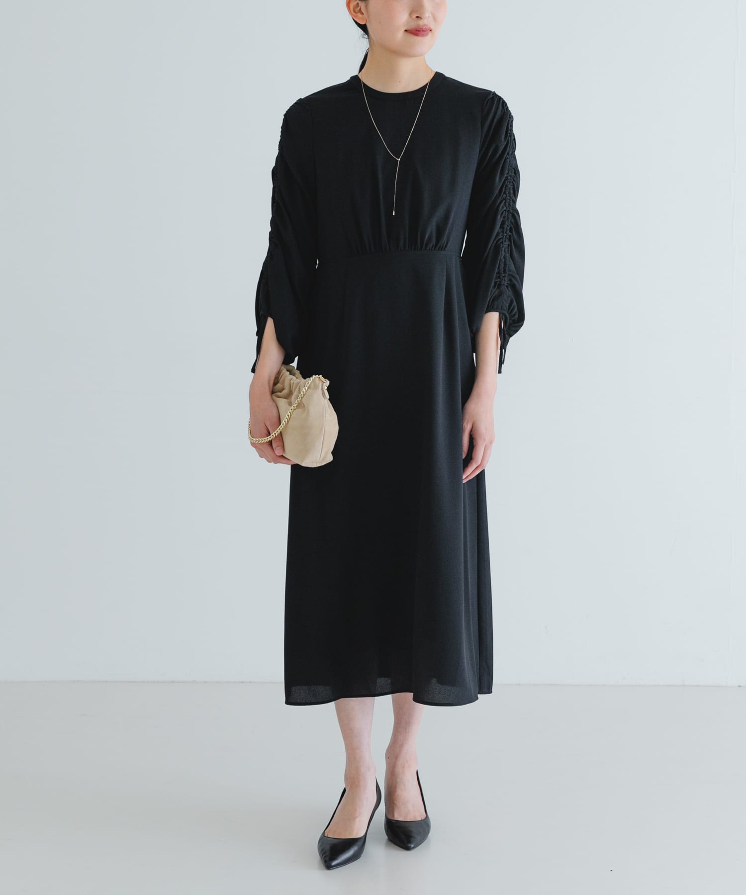 LA MAISON　ギャザースリーブワンピース