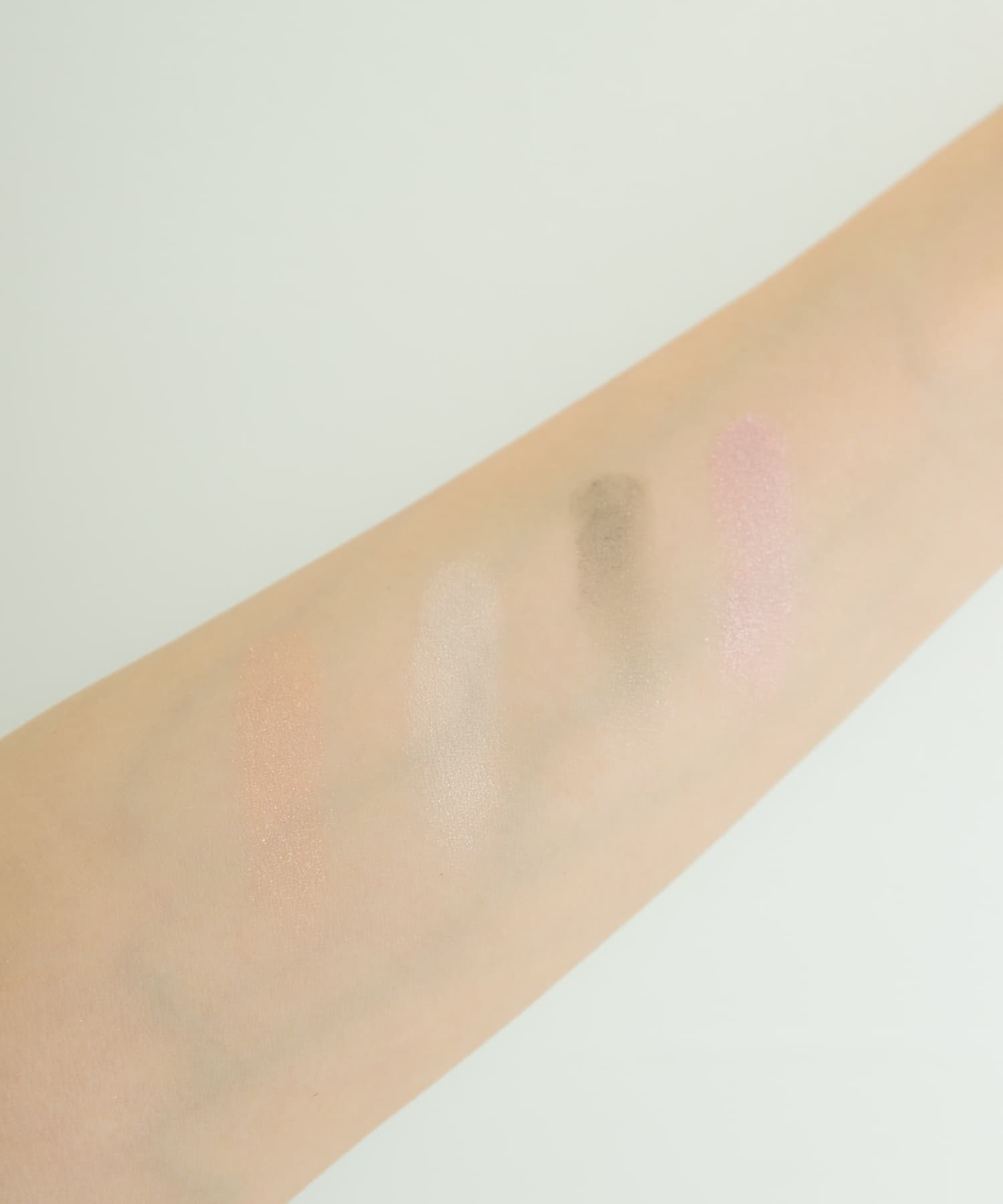 左から新世界, 水面, 旅行記, 夢の国