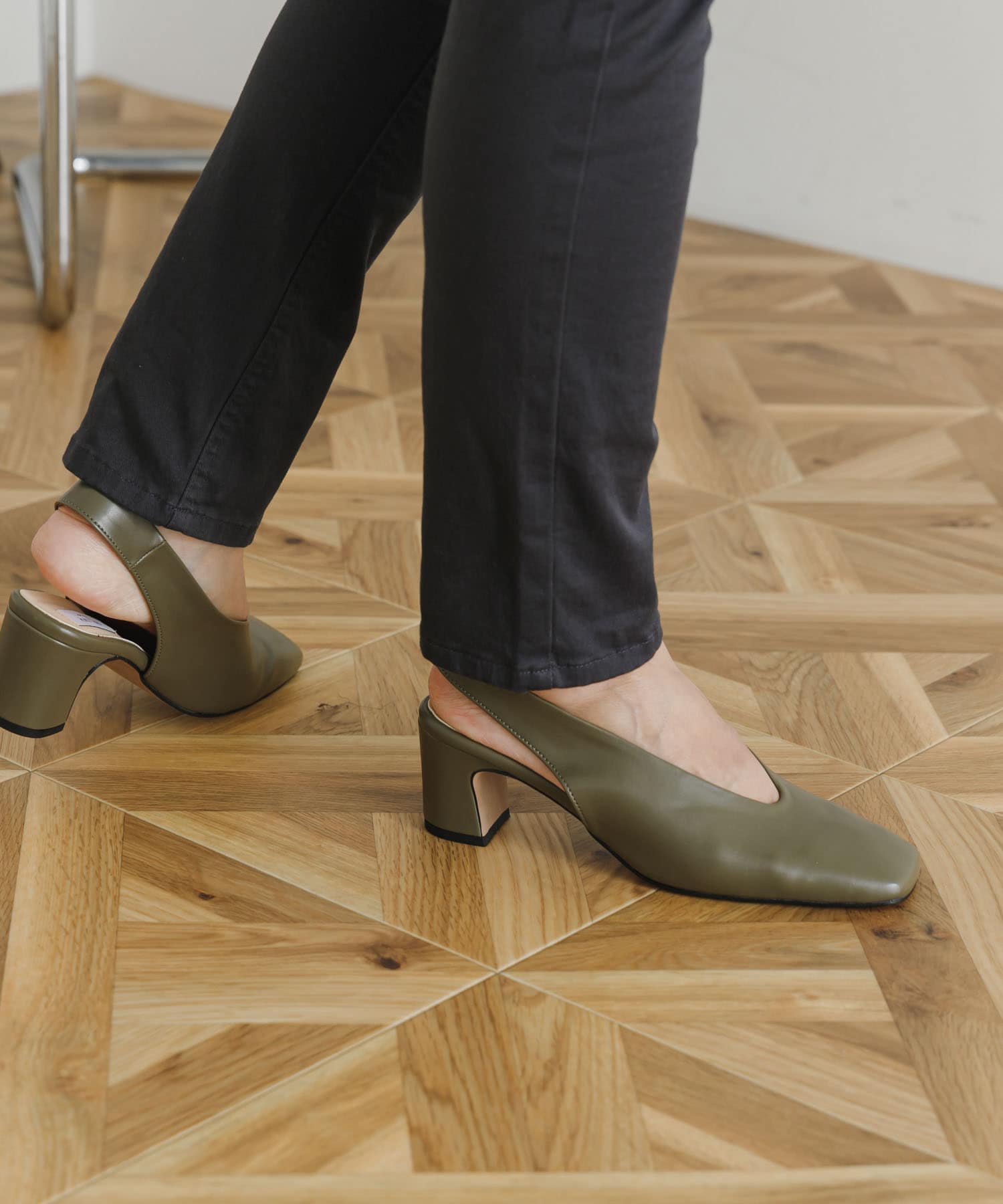 KHAKI