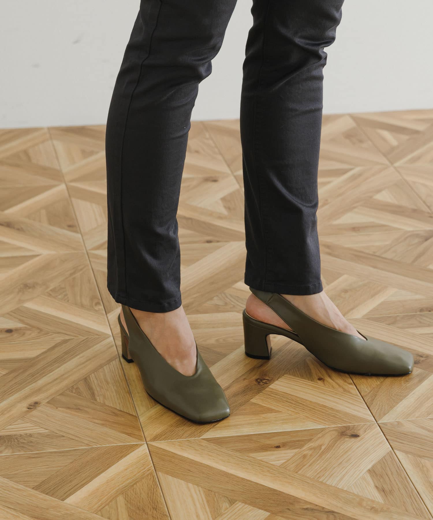 KHAKI