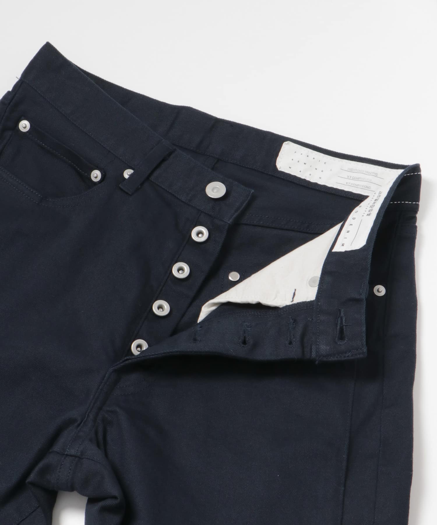 KURO BIG TUCK FLARE DENIM(25 NAVY): ボトム｜URBAN RESEARCH公式