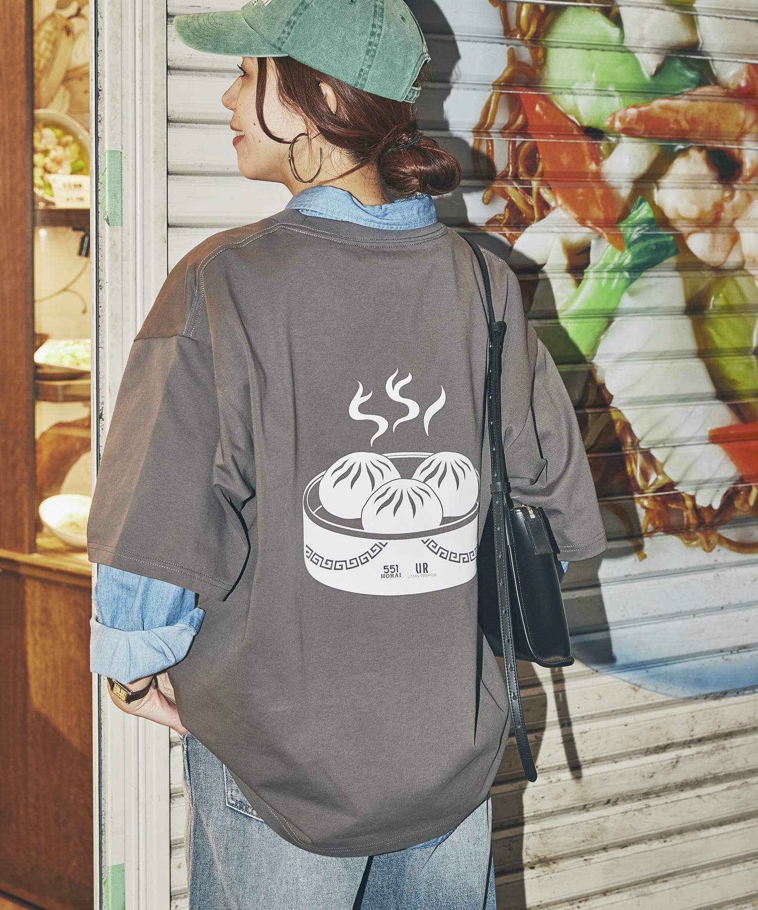 551蓬莱×UR　SHORT-SLEEVE T-SHIRTS CHARCOAL M