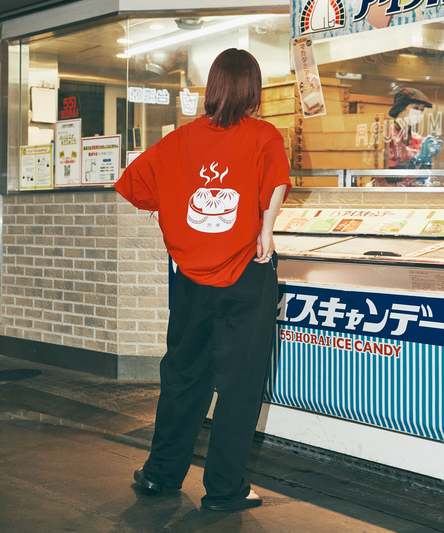 551蓬莱×UR SHORT-SLEEVE T-SHIRTS(S NAVY): トップス｜URBAN RESEARCH