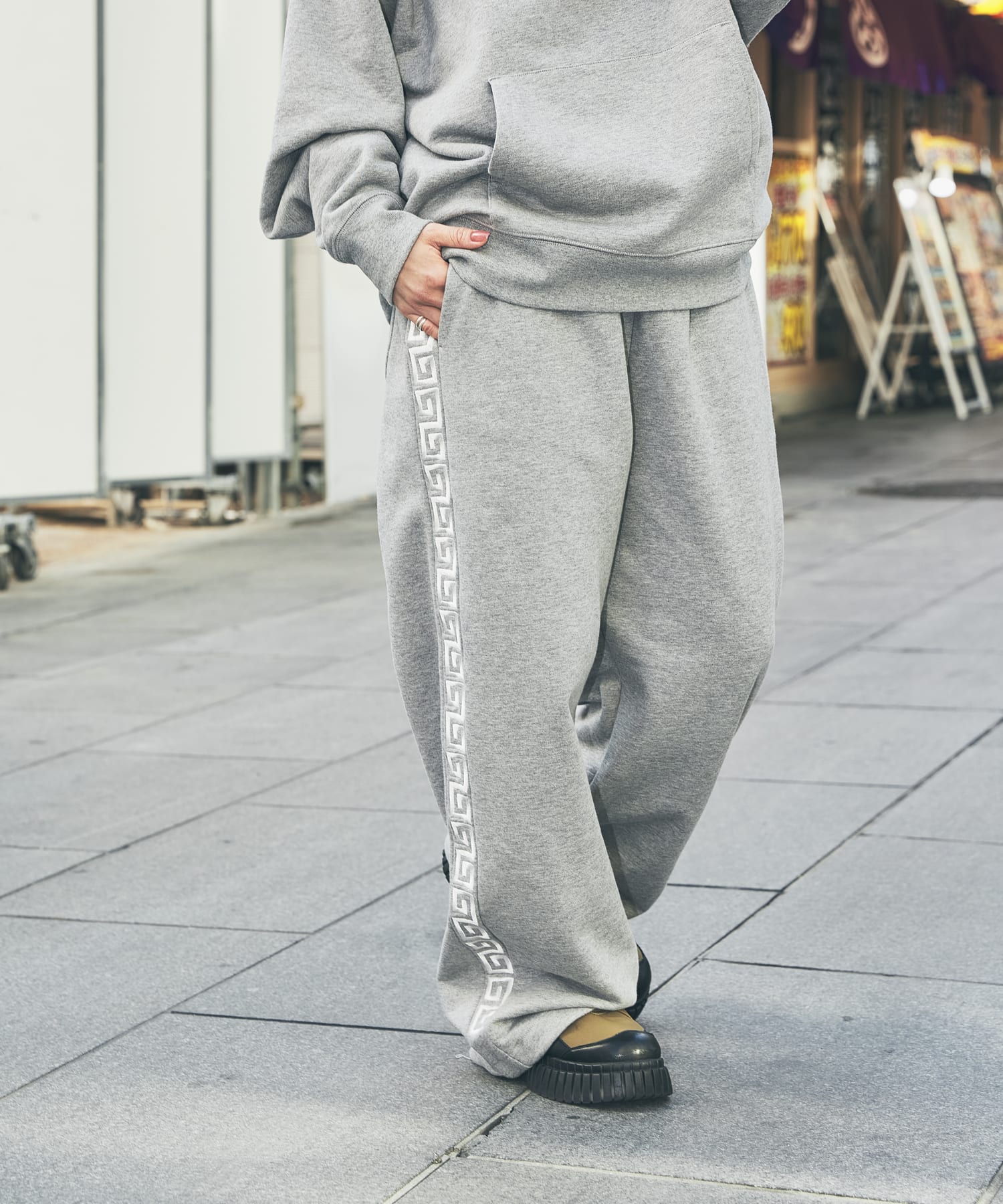 TOP GRAY
