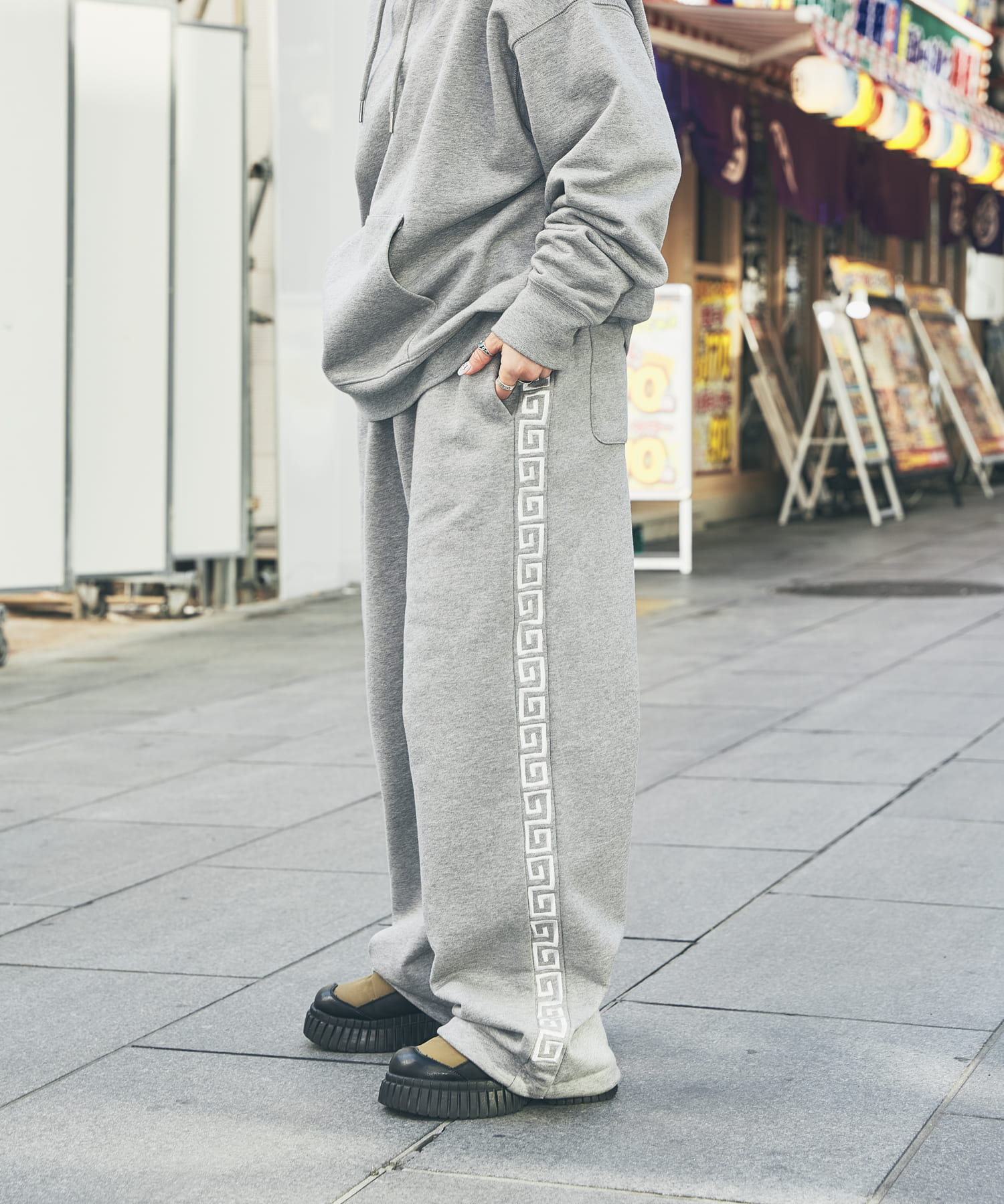 TOP GRAY