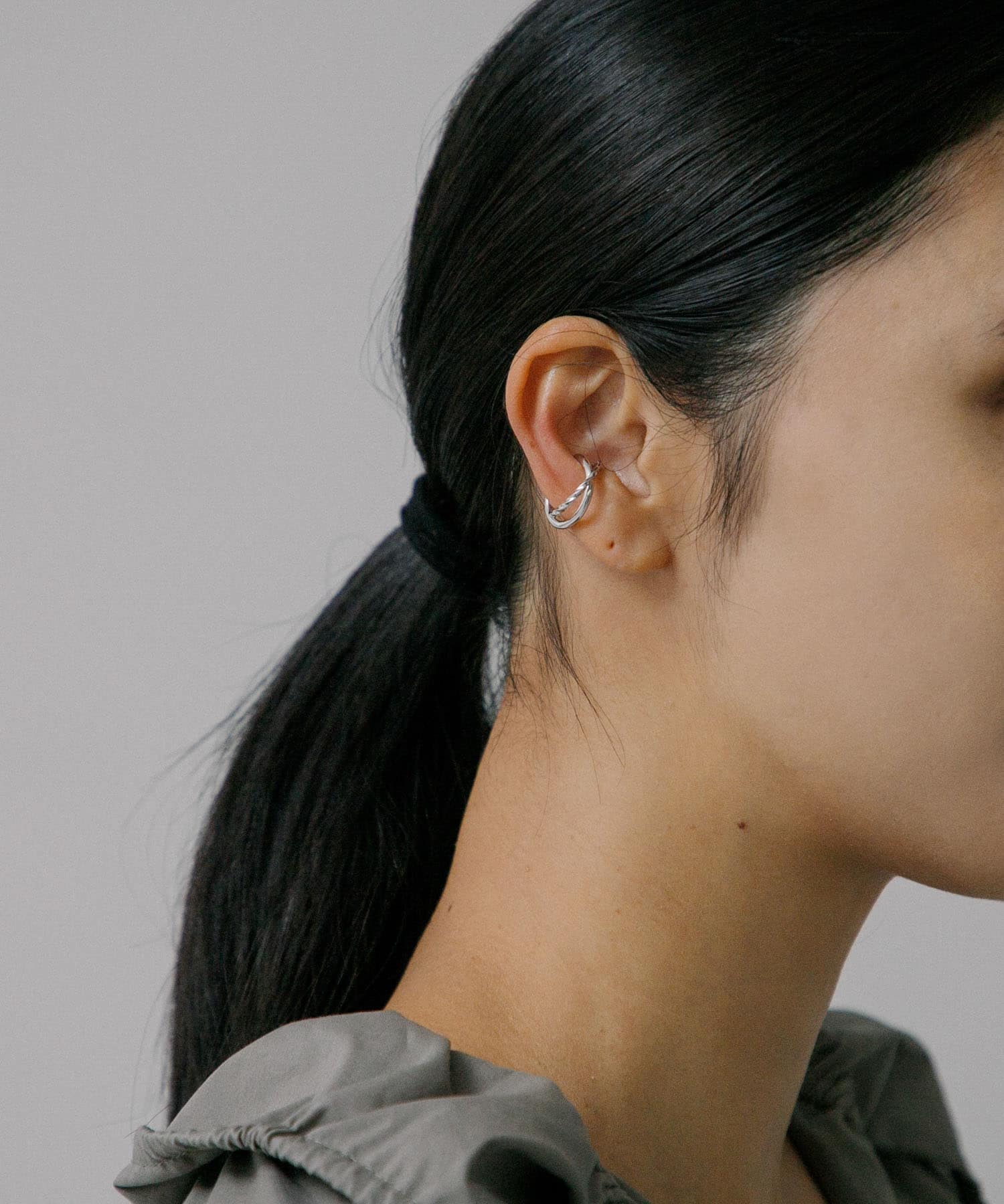 decor『デコール』　Twist cross cuff Silver -