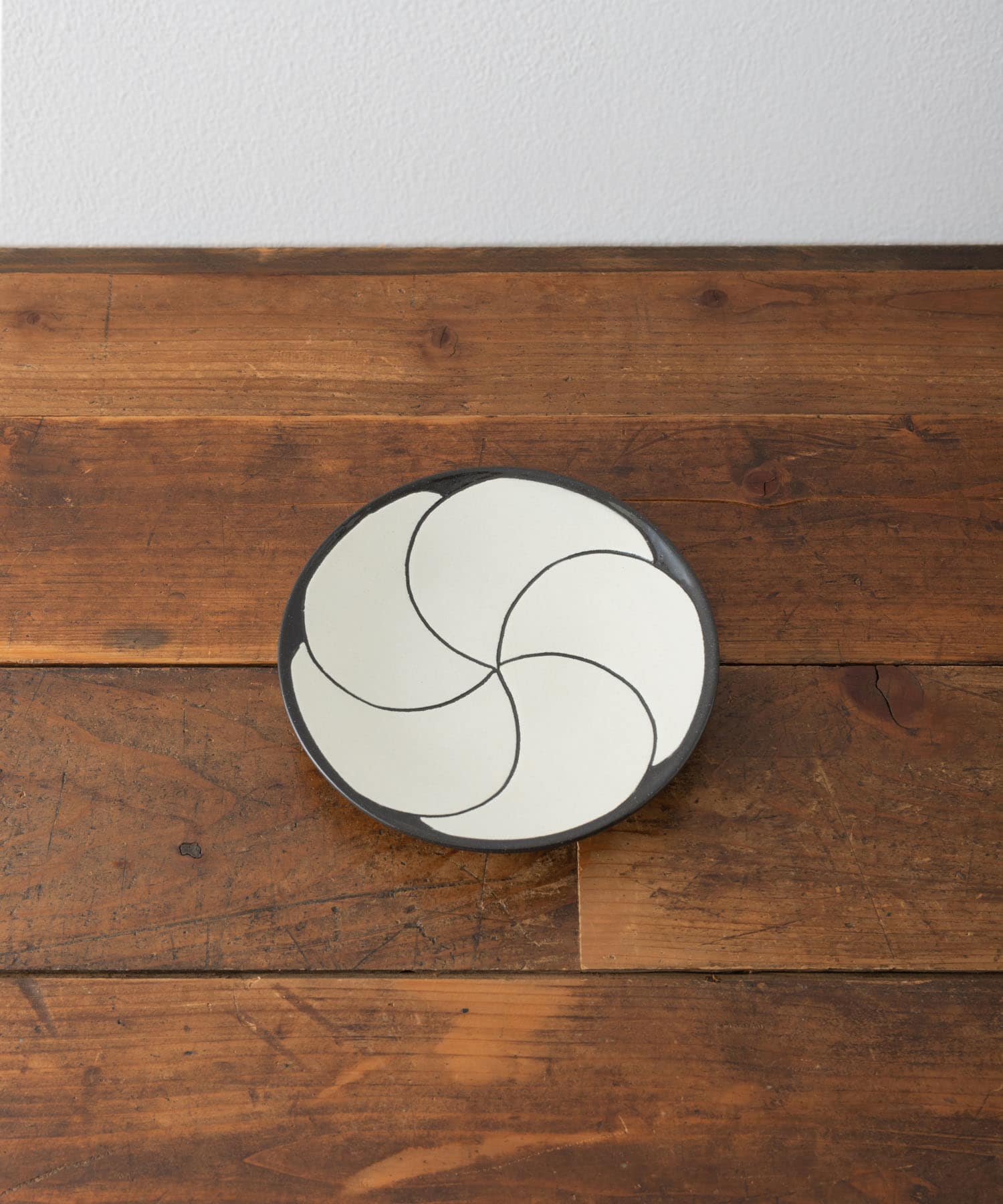 利左エ門窯　NEZIRI・梅 4寸皿 - 0