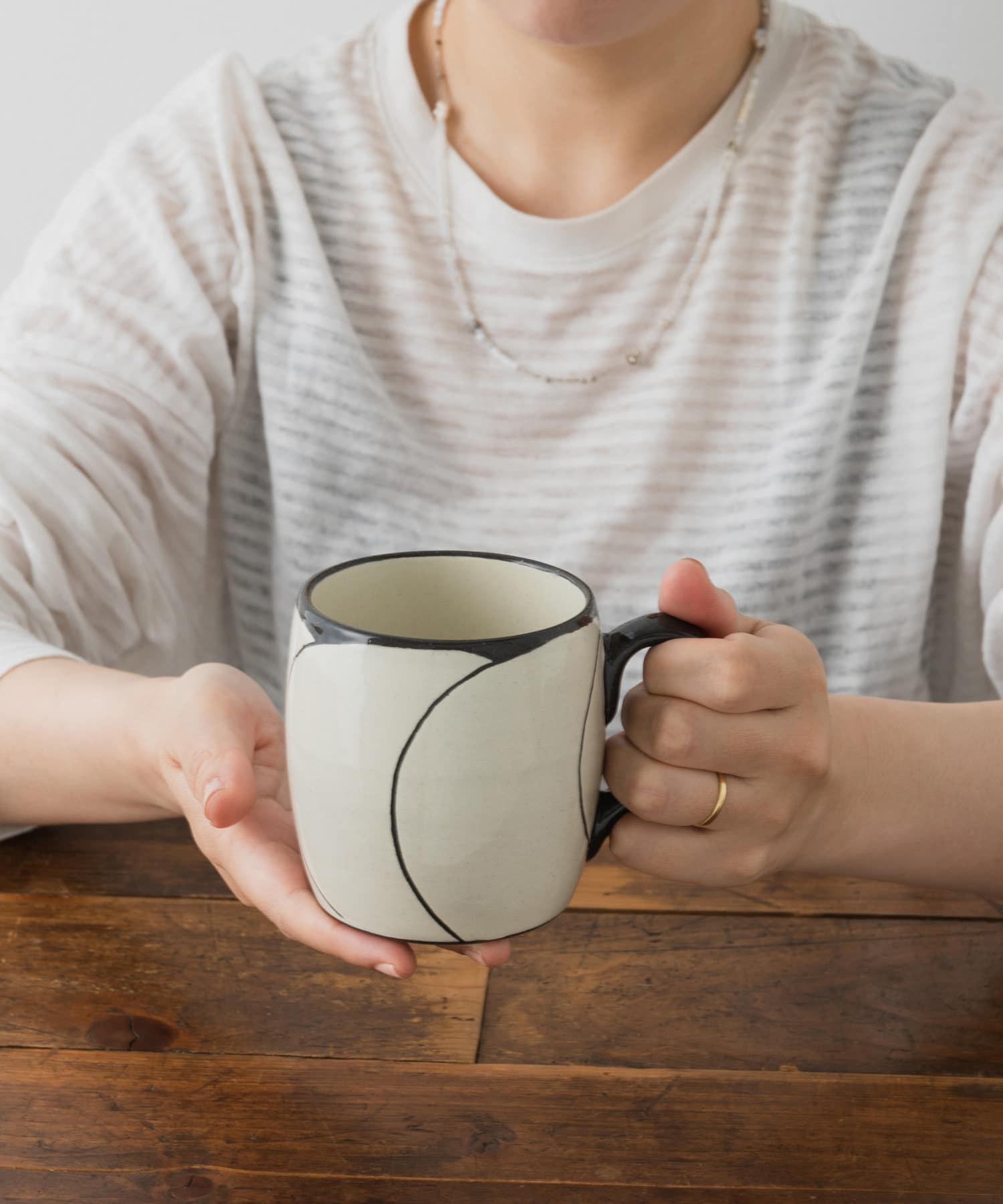 利左エ門窯　NEZIRI・梅 (タイコ)マグカップ - 0