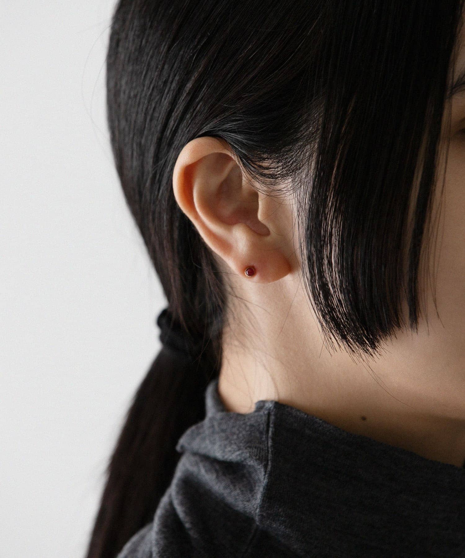 ff by decor urban research　ストーンピアス ルビー -