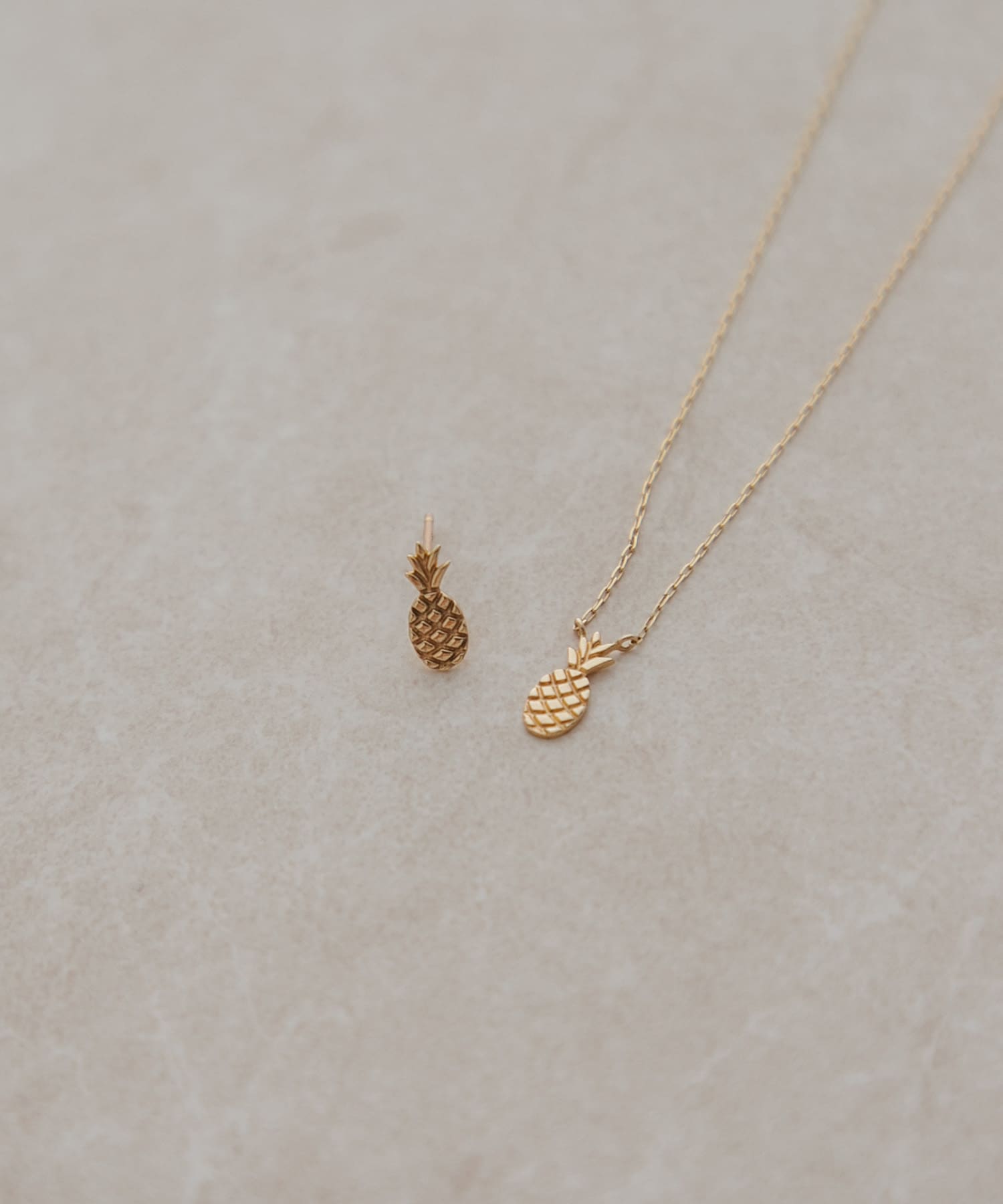 ff by decor urban research　パイナップルピアス K10YG -