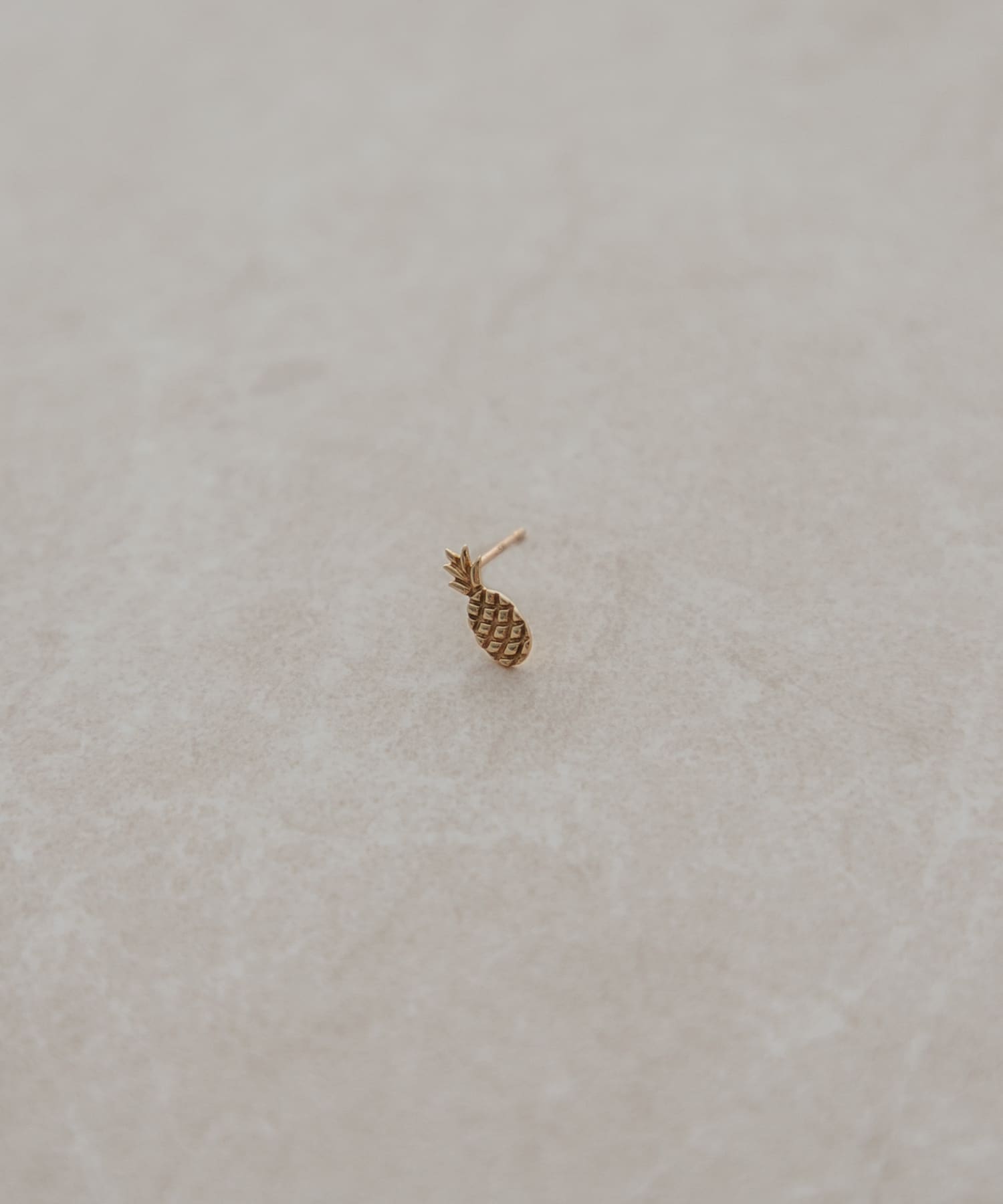 ff by decor urban research　パイナップルピアス K10YG -