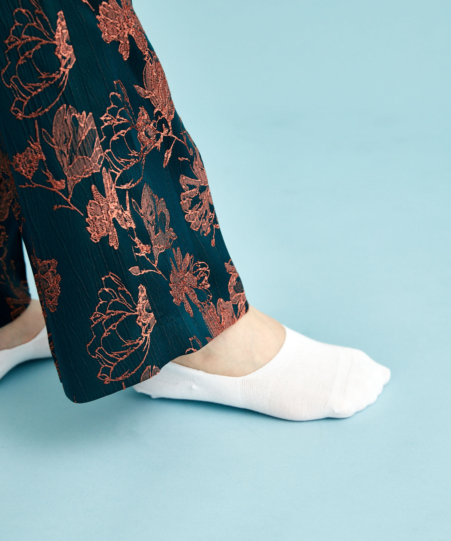 『UR TECH』カバーソックス WHITE 22-24