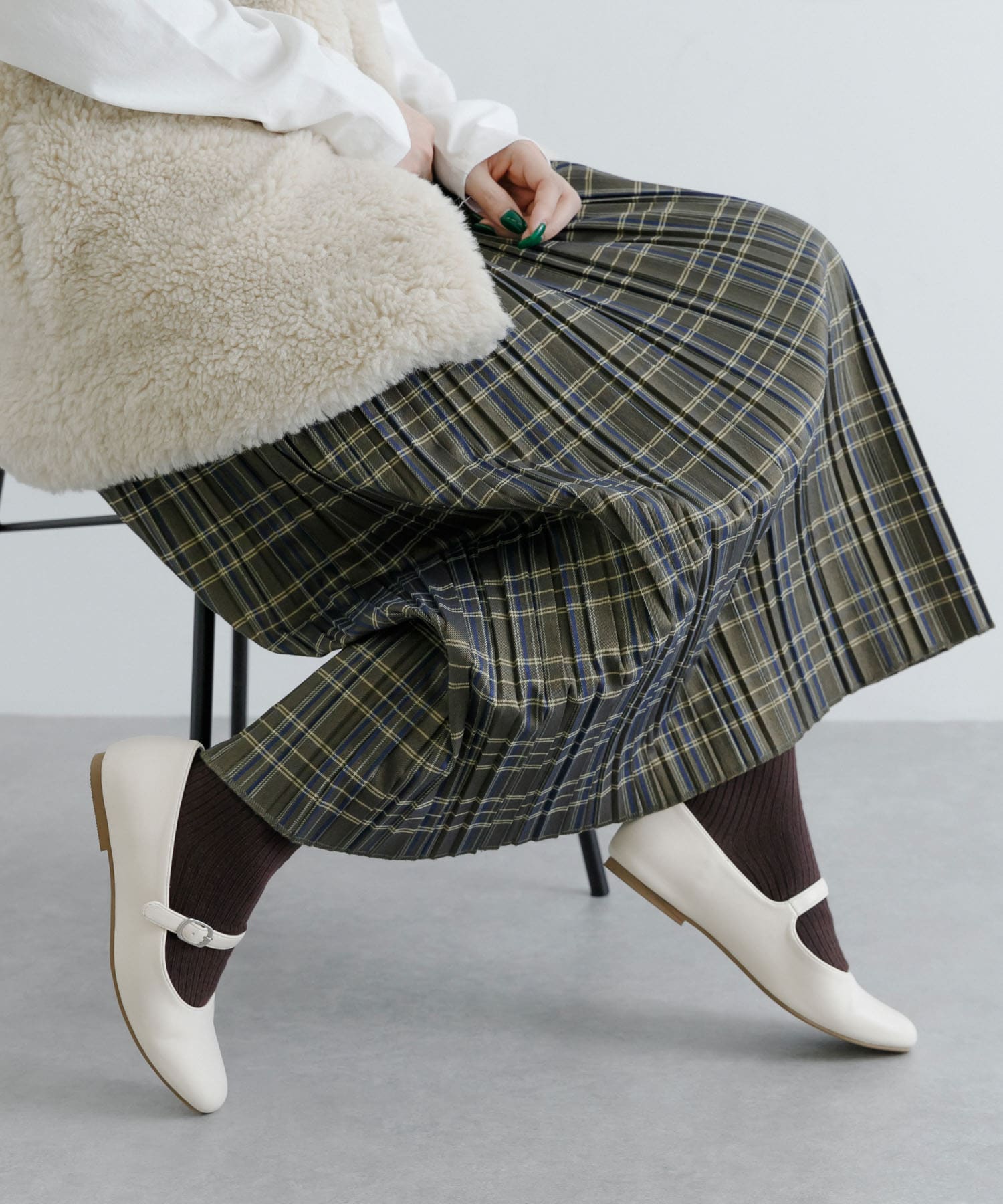 『UR TECH』リブソックス BROWN 22-24