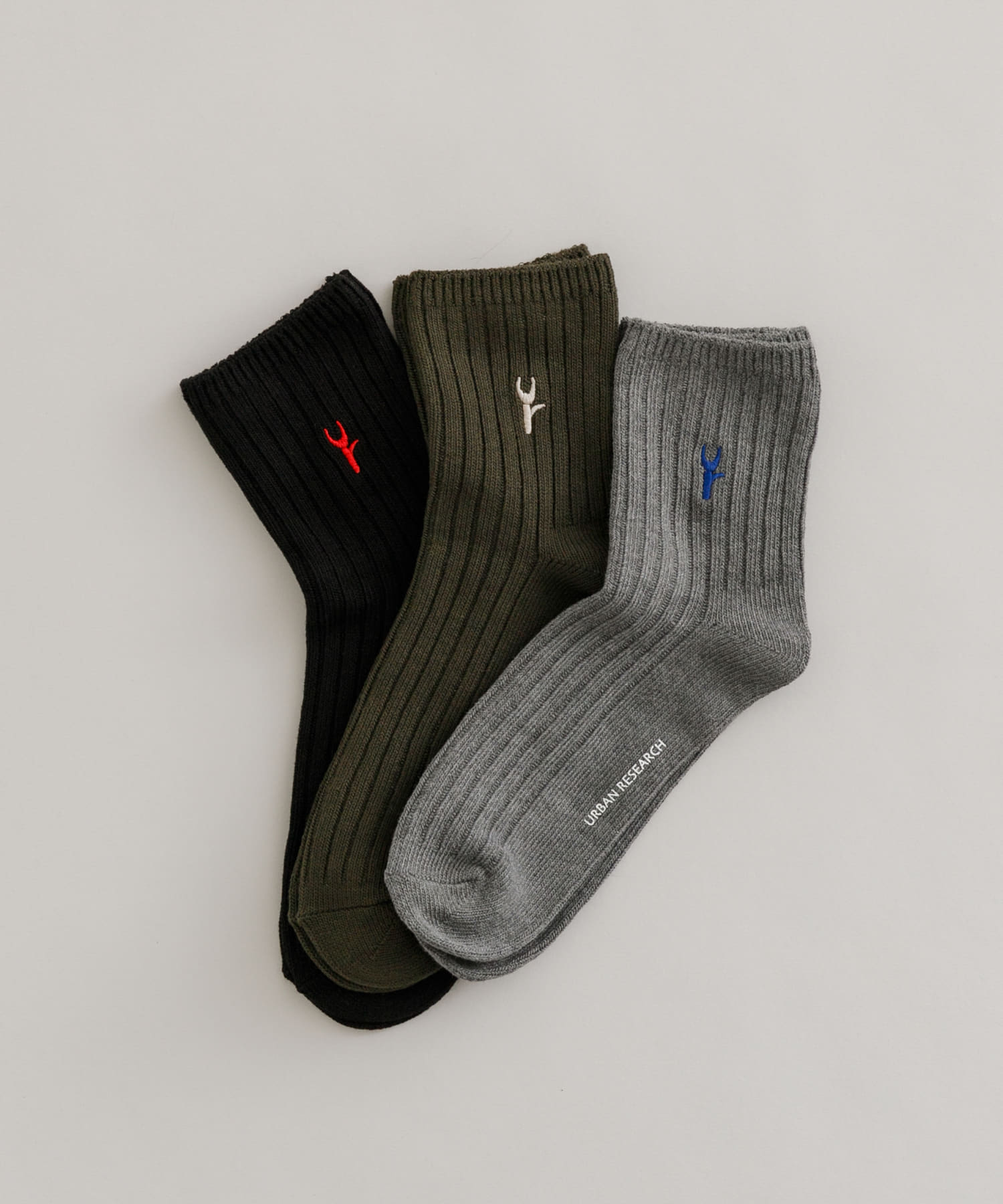 『UR TECH』ワイドリブ刺しゅうソックス D.KHK 25-28