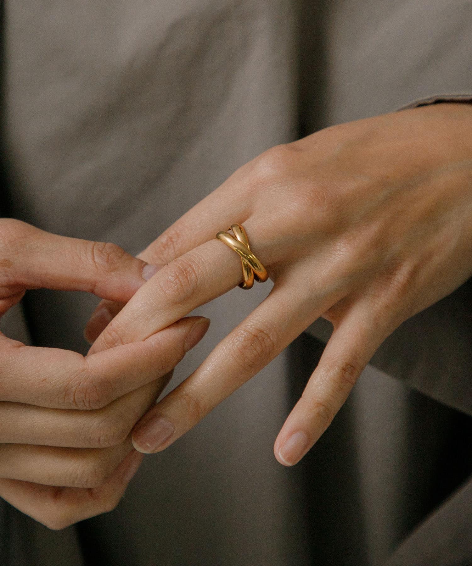 decor『デコール』　Cross ring Gold -