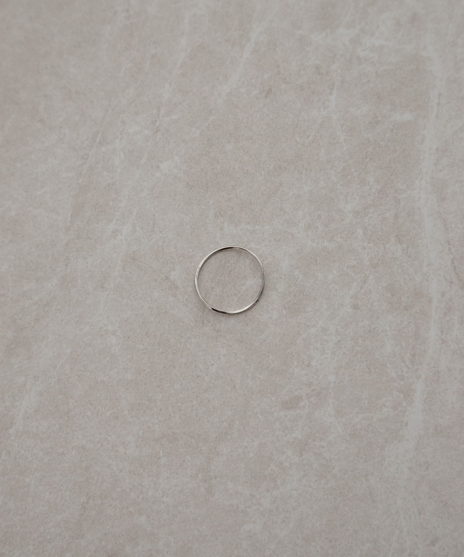 ff by decor urban research　ヒネリカーブリング WG WhiteGold 1