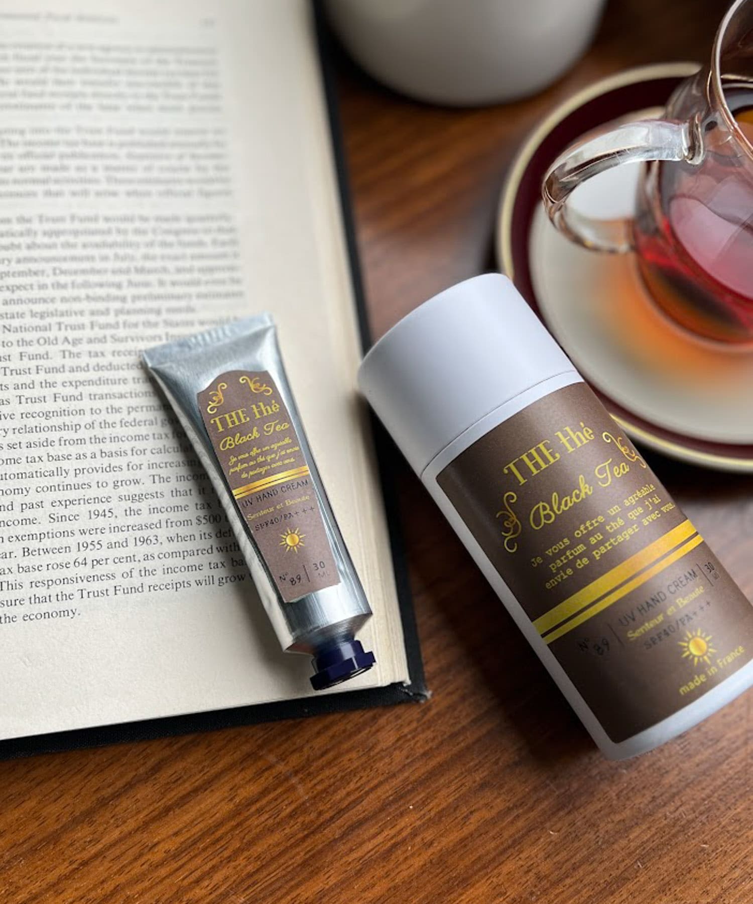 Senteur et Beaute UVハンドクリーム TheTea(0 ブラックティー