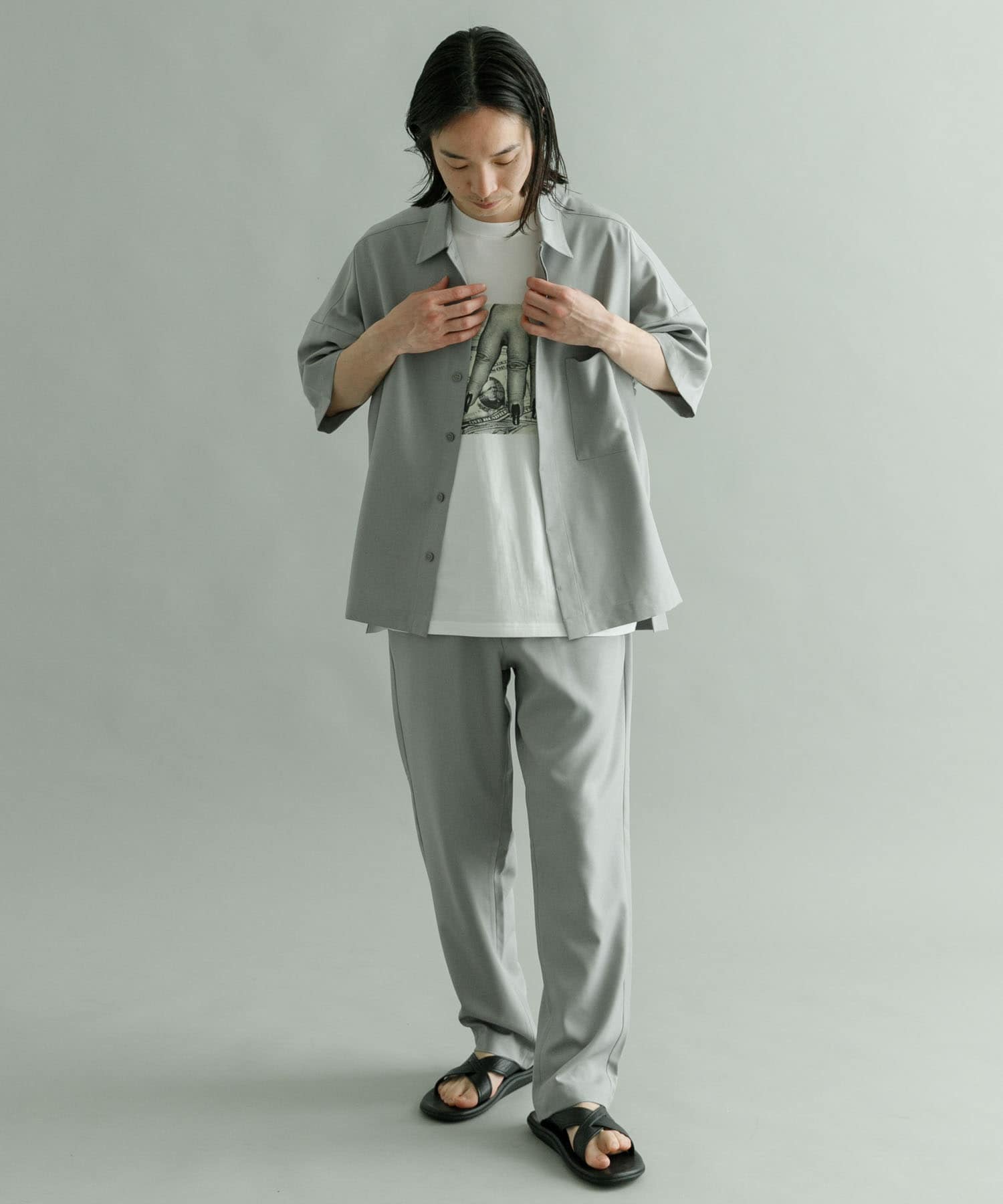 GRAY