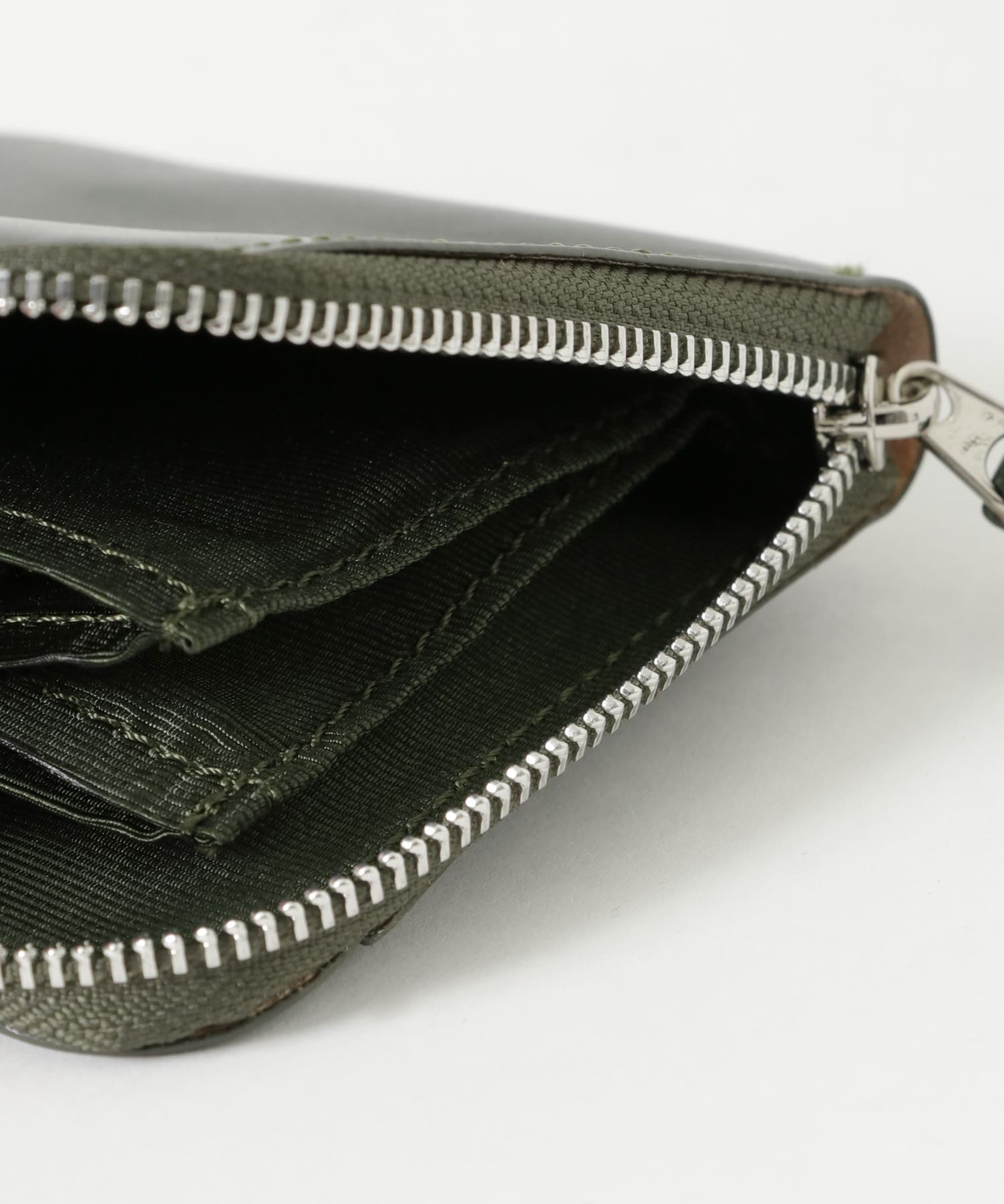 URBAN RESEARCH iD　italianleather zipwallet GREEN FREE
