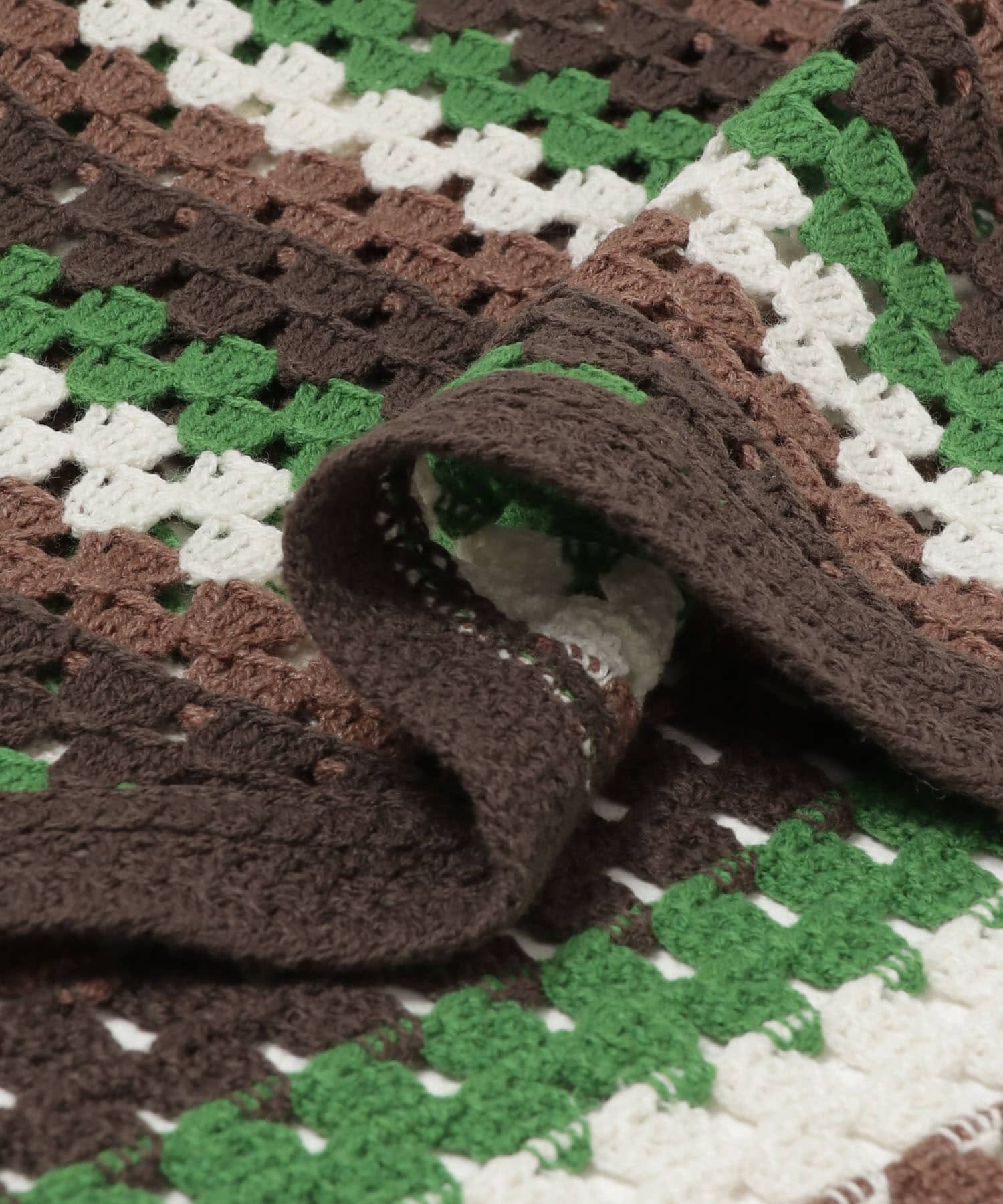URBAN RESEARCH iD　クロシェカーディガン BROWN M
