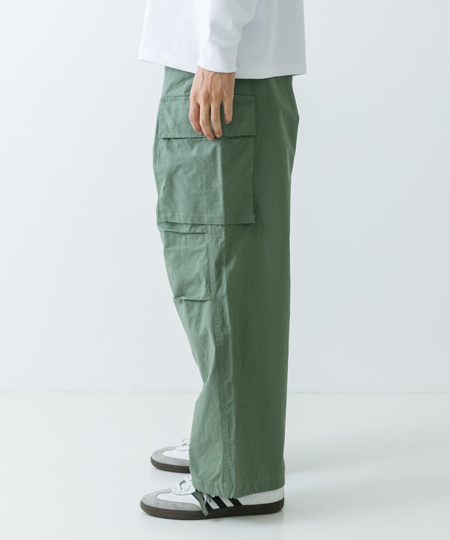 KHAKI
