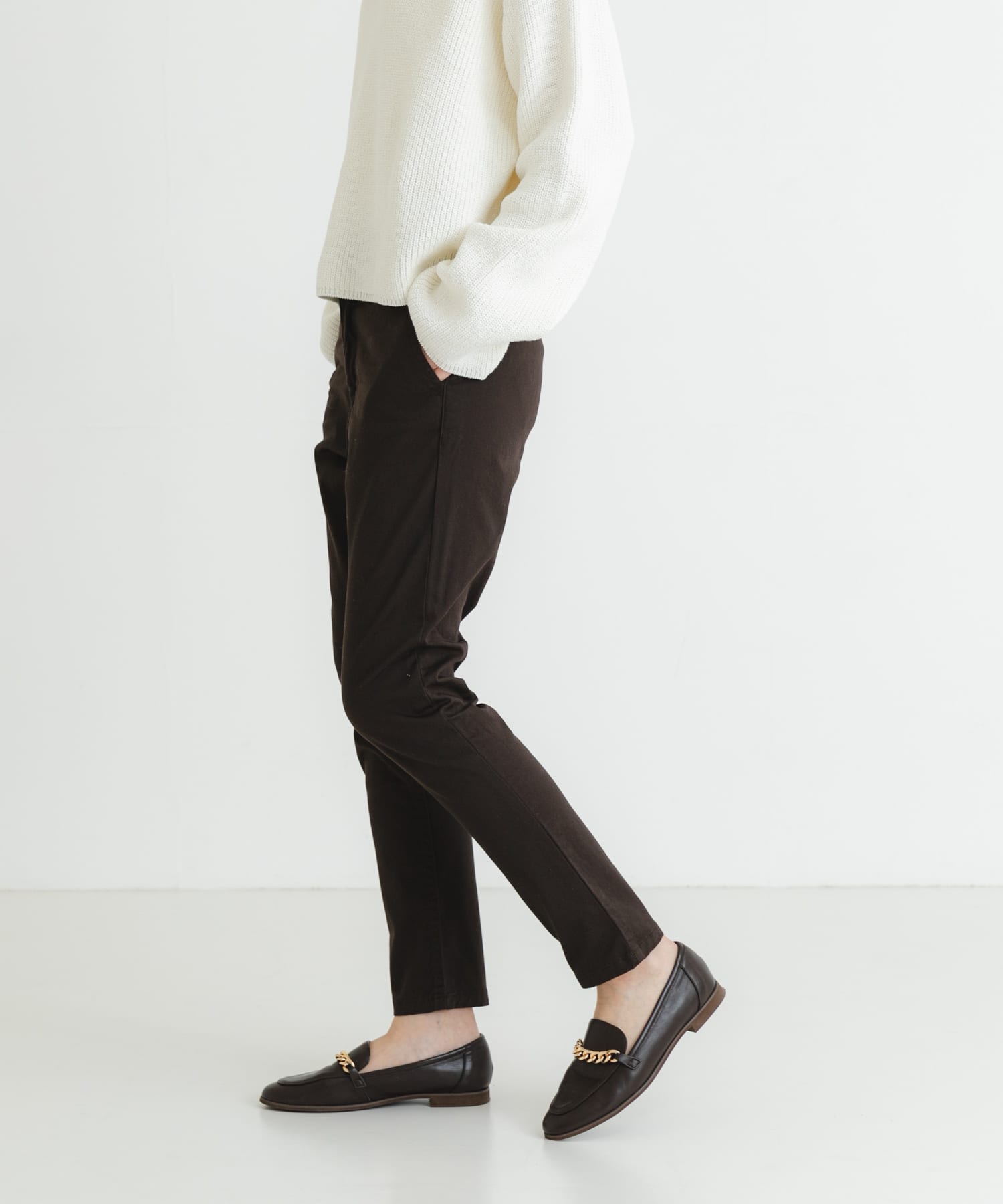 ダークブラウン