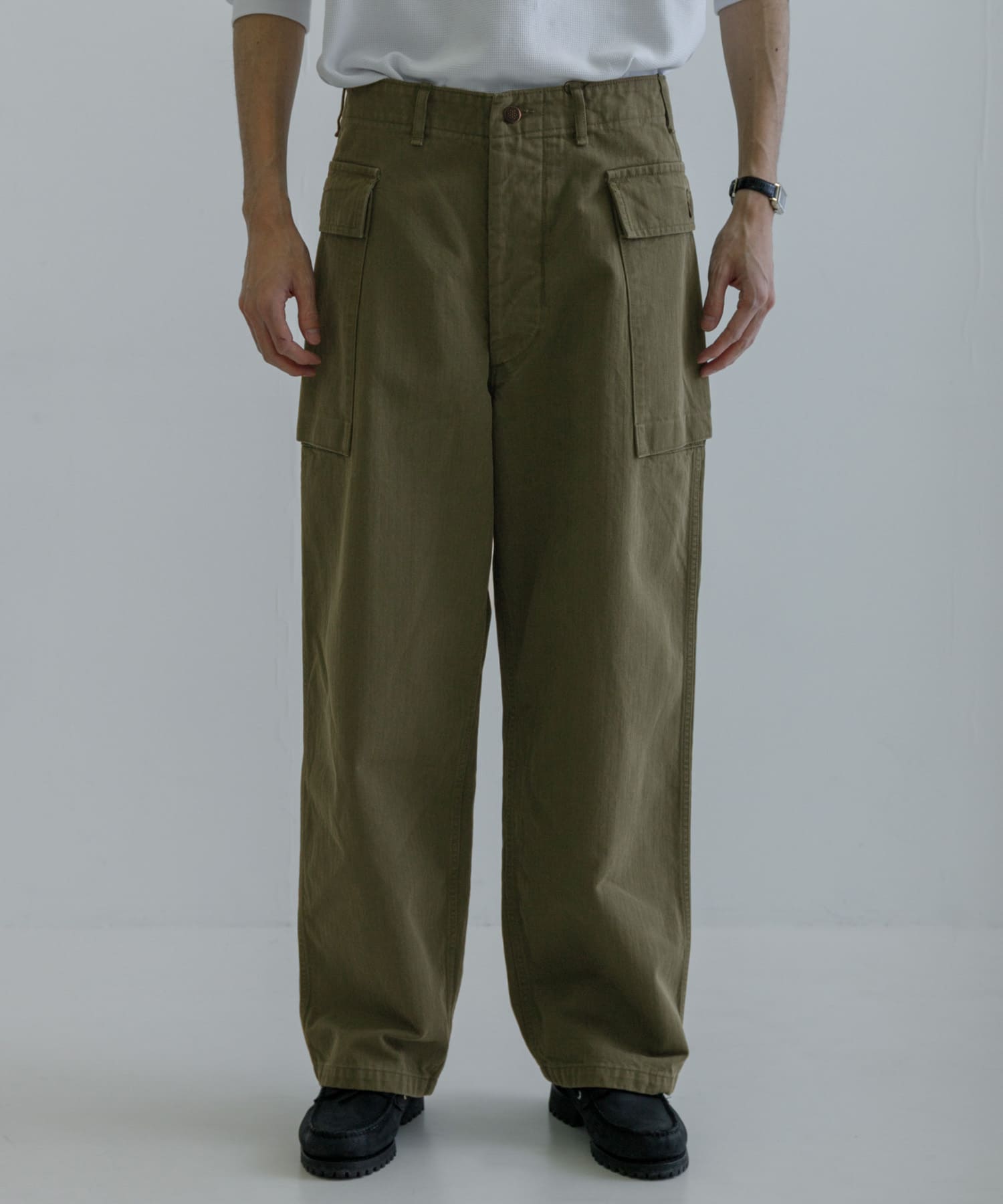 KHAKI