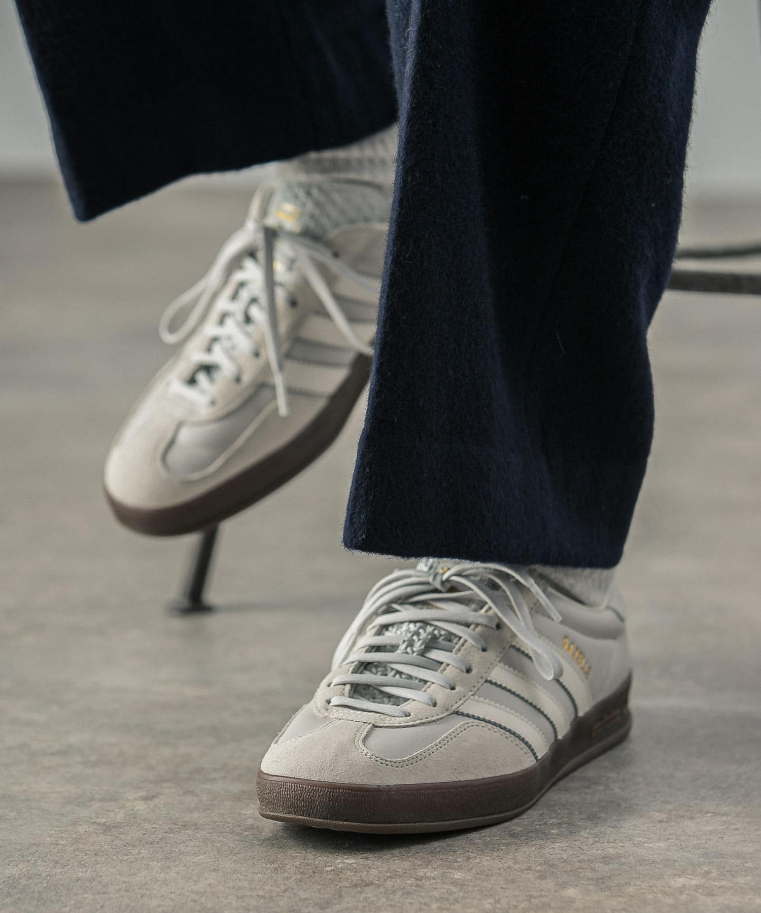 『25.5-29サイズ』『別注』adidas×UR　GAZELLE INDOOR グレー 25.5