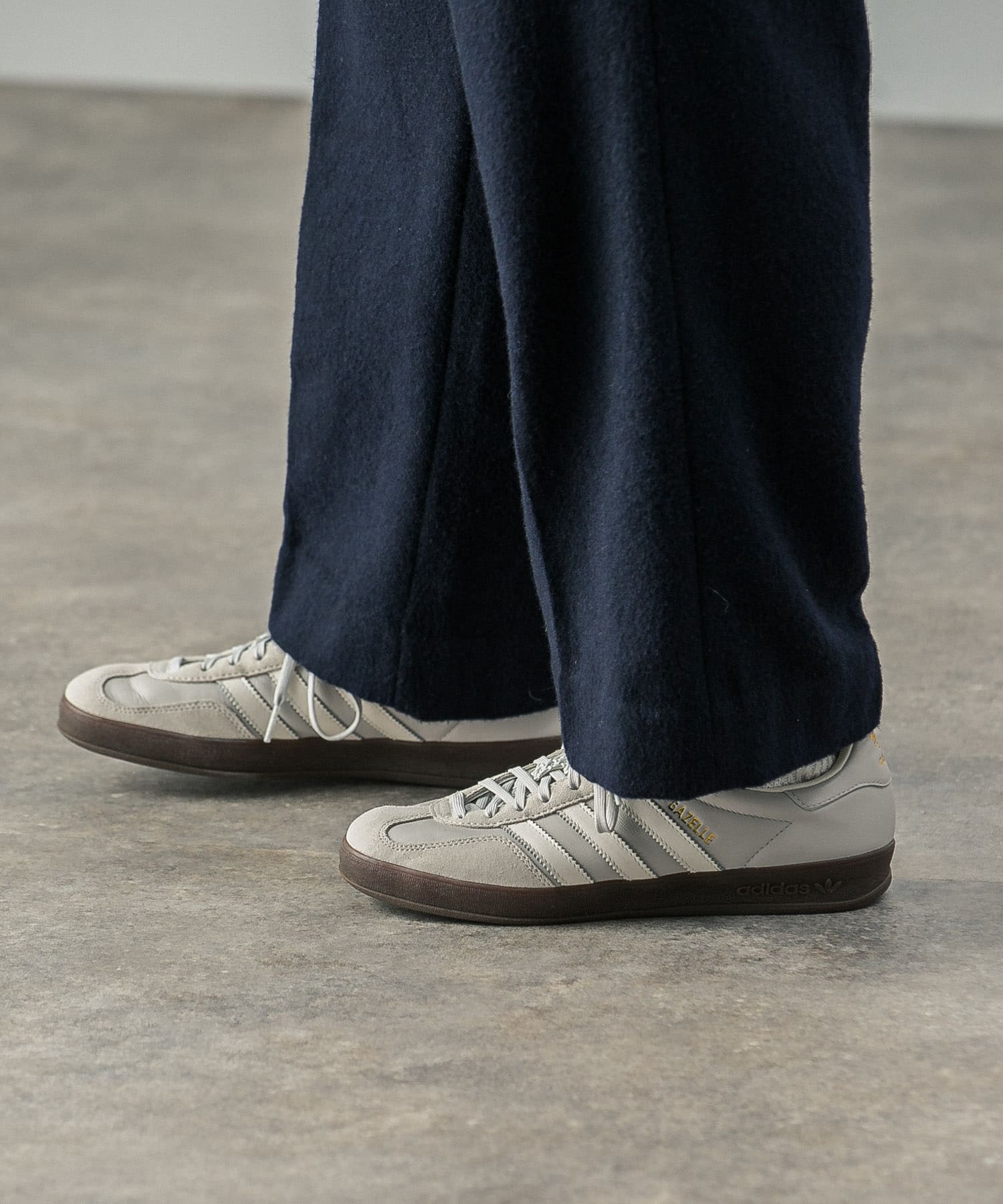 『25.5-29サイズ』『別注』adidas×UR　GAZELLE INDOOR グレー 25.5