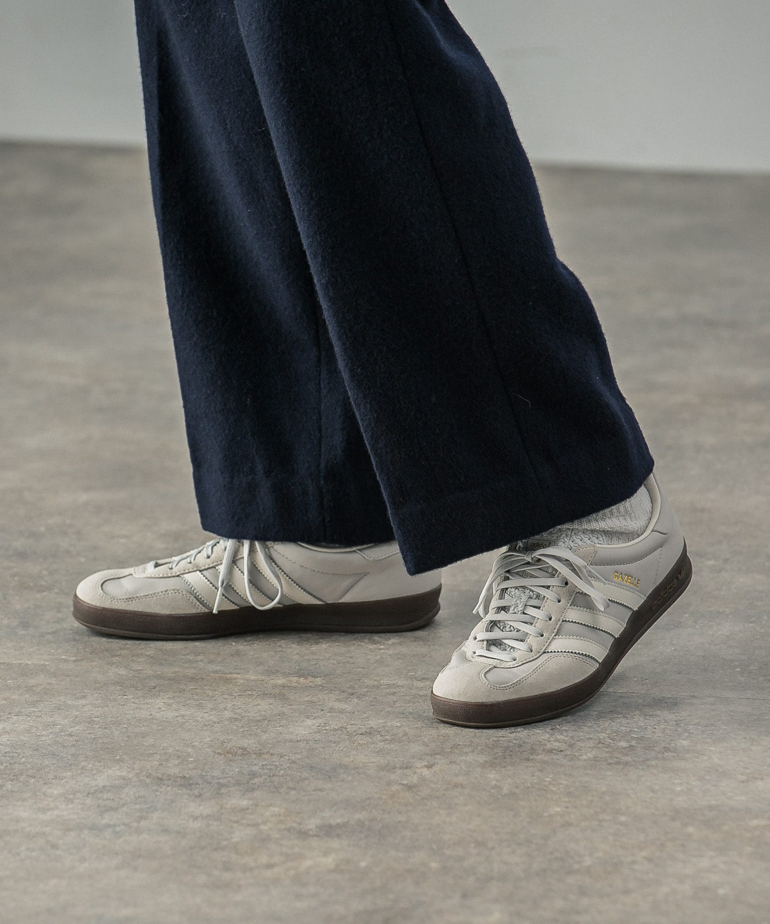 『25.5-29サイズ』『別注』adidas×UR　GAZELLE INDOOR グレー 25.5
