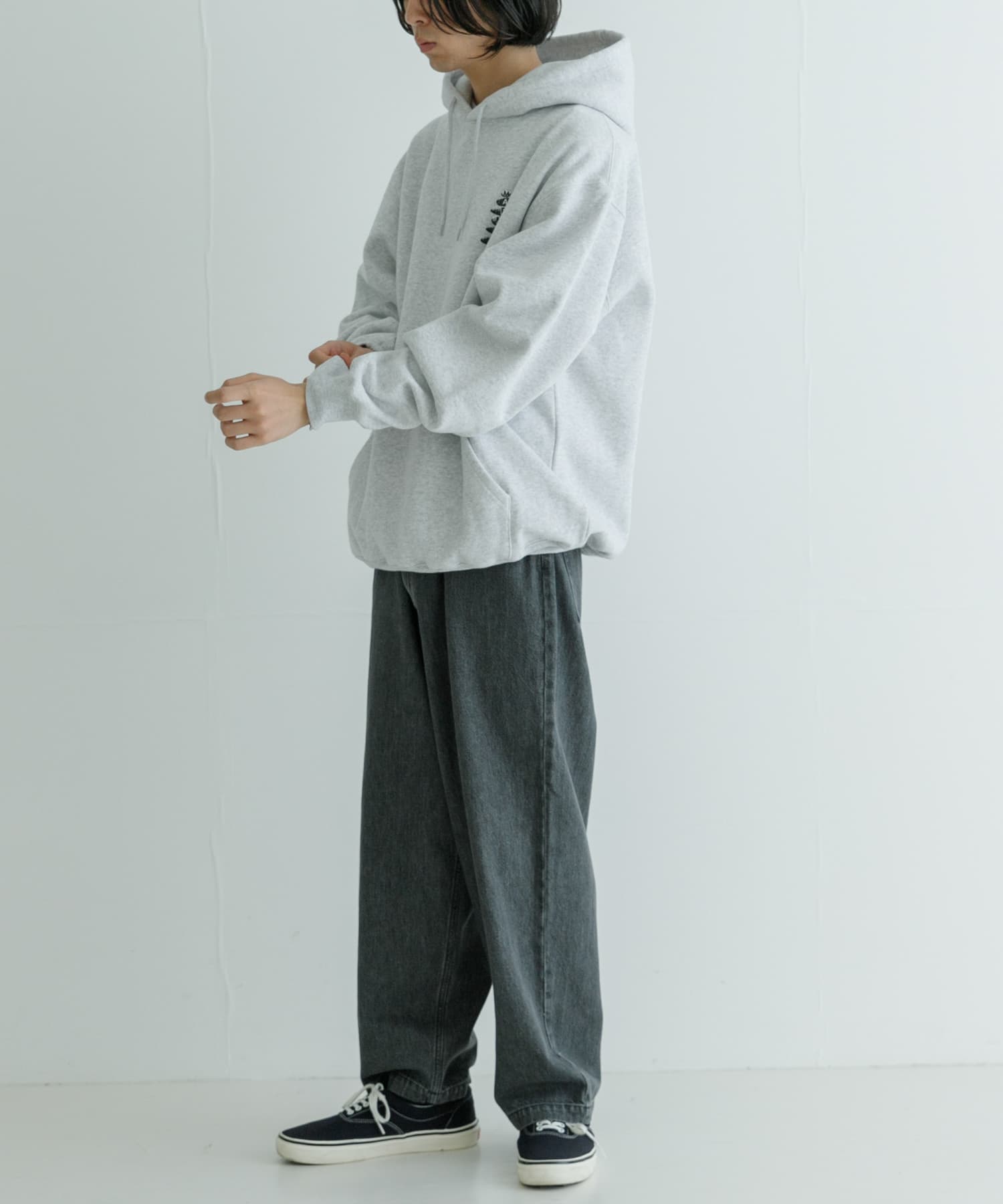 GRAY