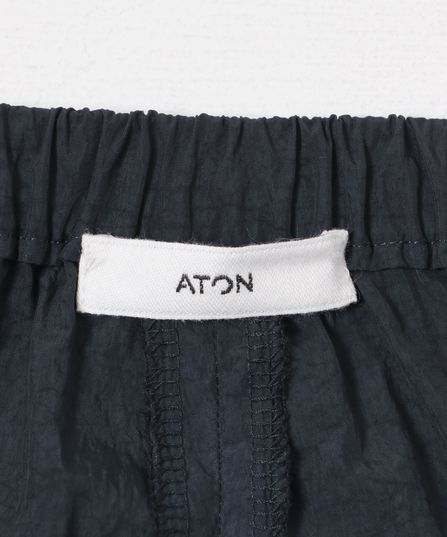 ATON　HANDDYED NYLONOVER PANTS 075 NAVY 4