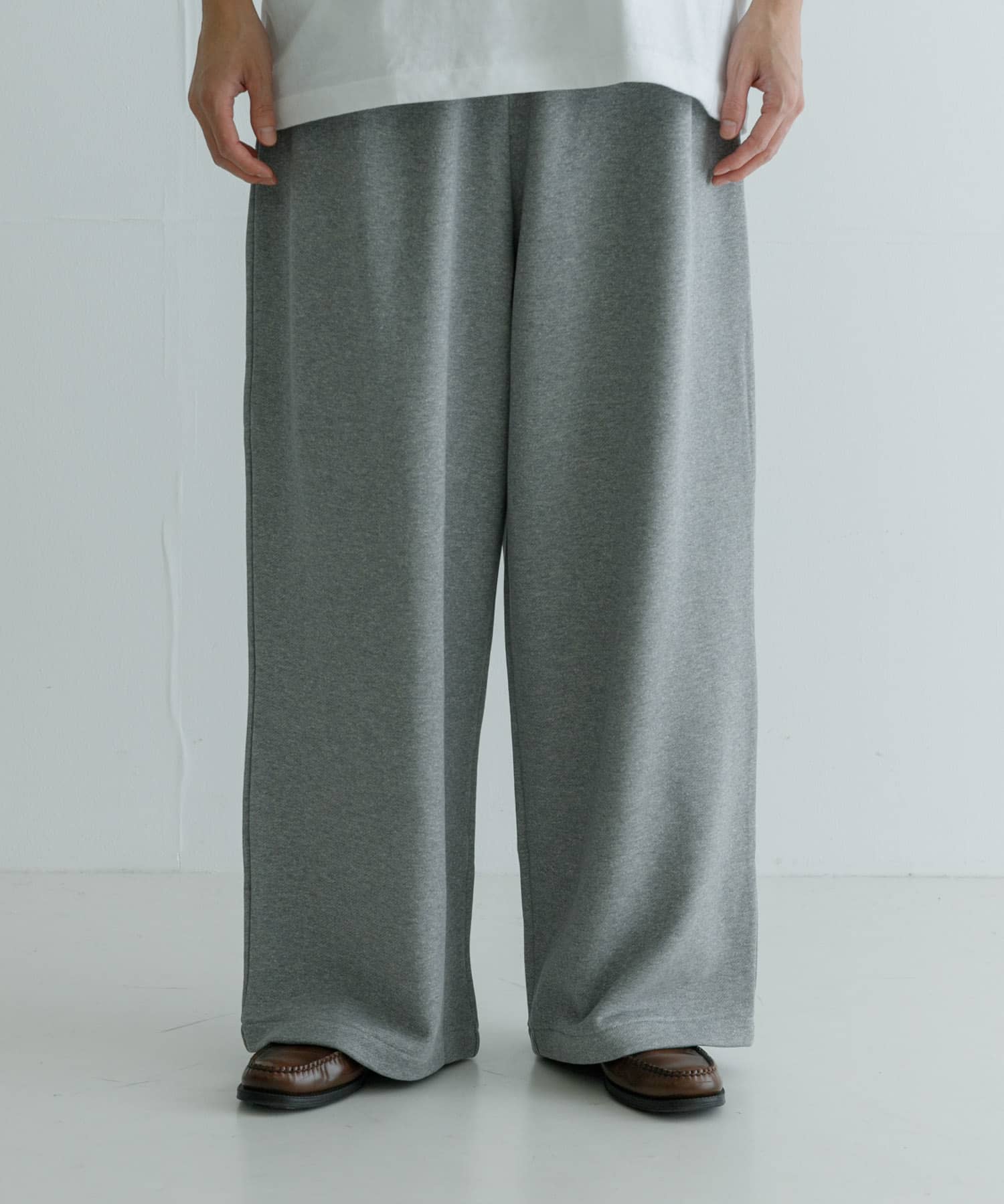 REVERBERATE　SWEAT TRACK PANTS