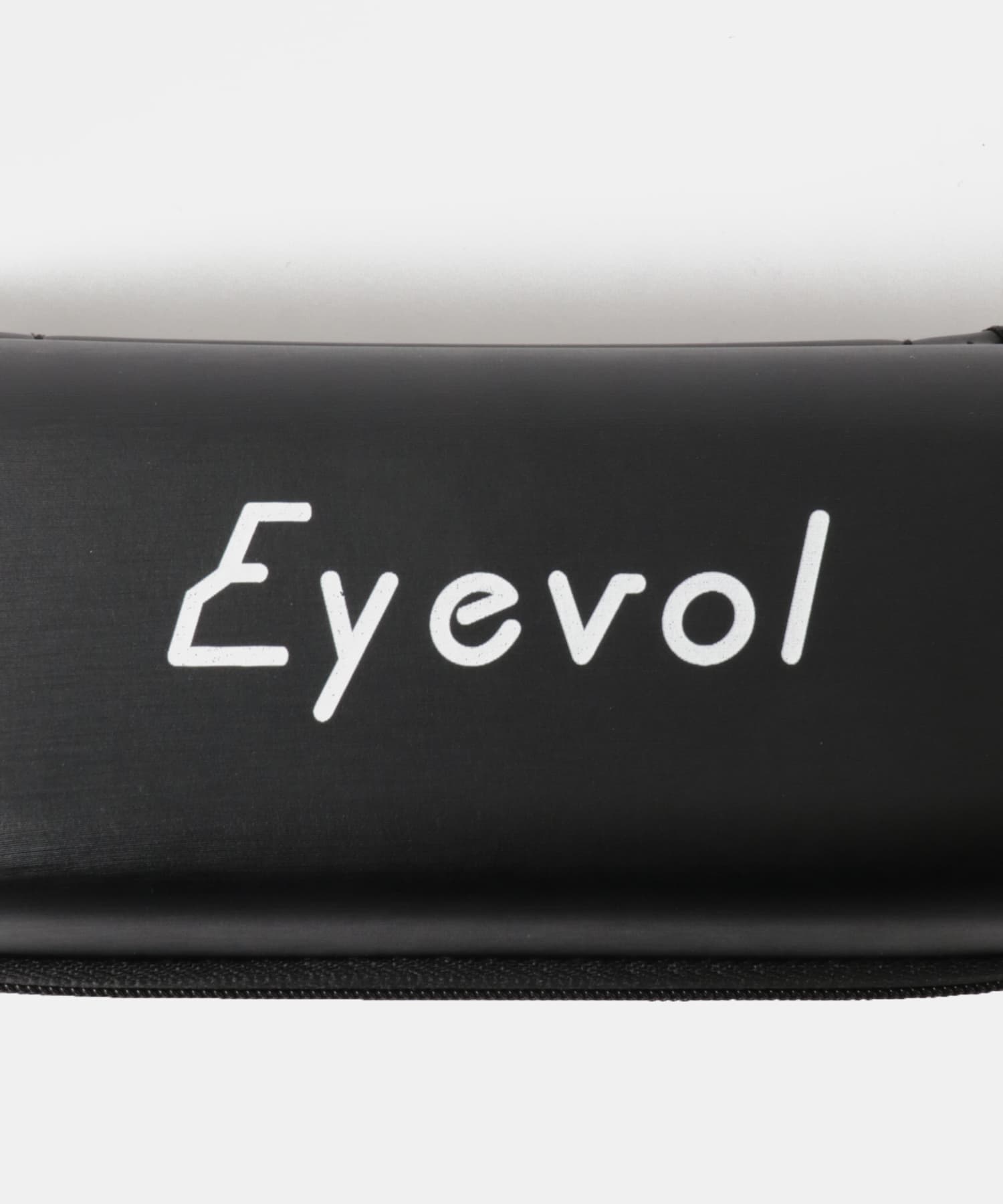 eyevol　ZIP SOFT CASE WHITE L one