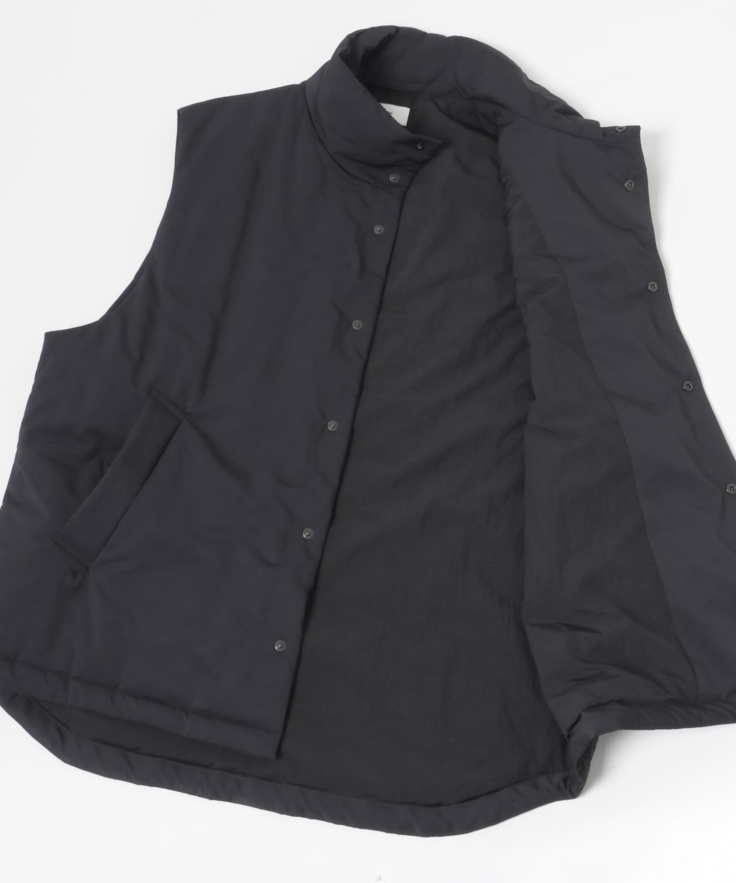 ATON　NYLON TWILL PADDED VEST 075 NAVY 4