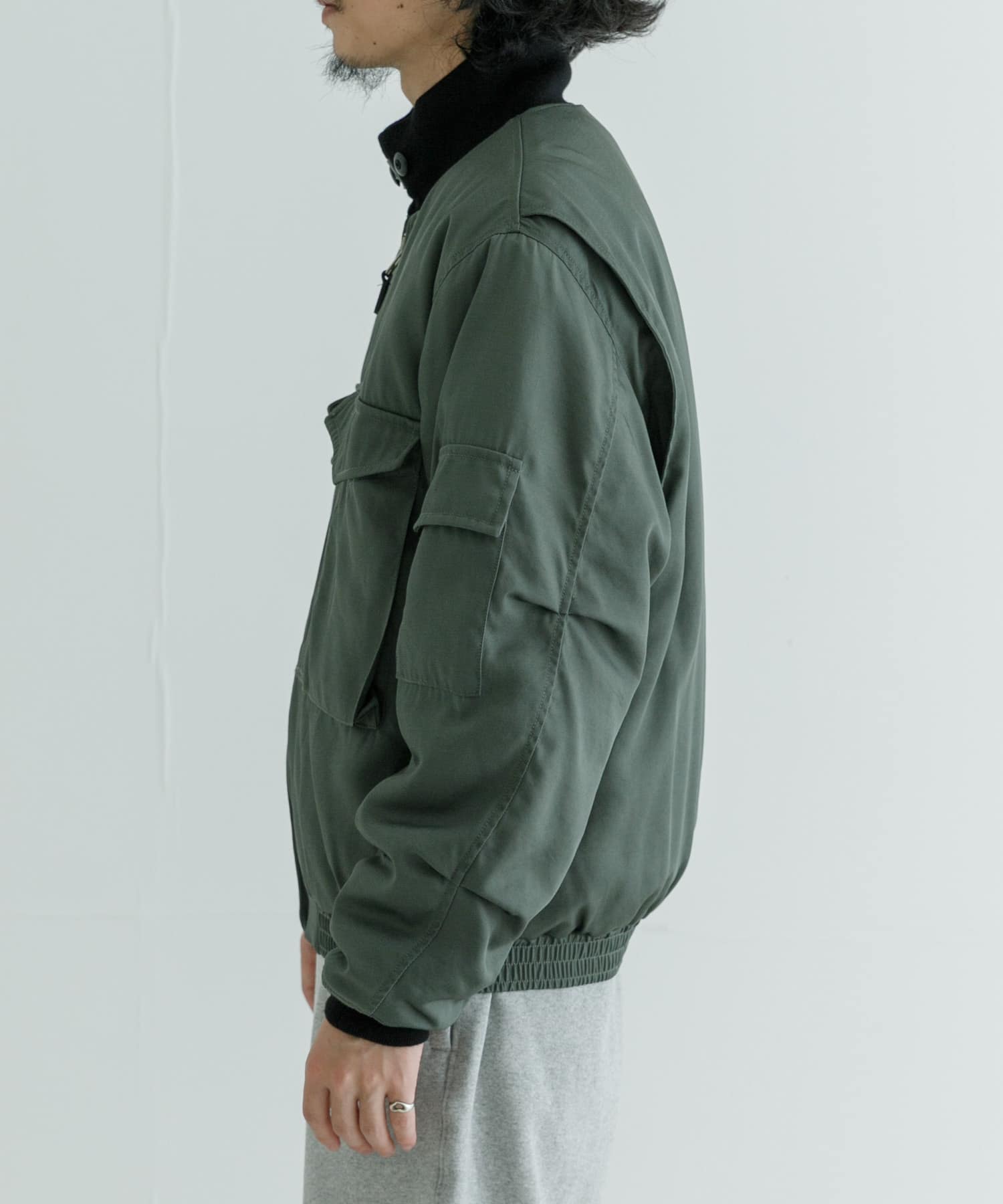 身長：178cm サイズ：42